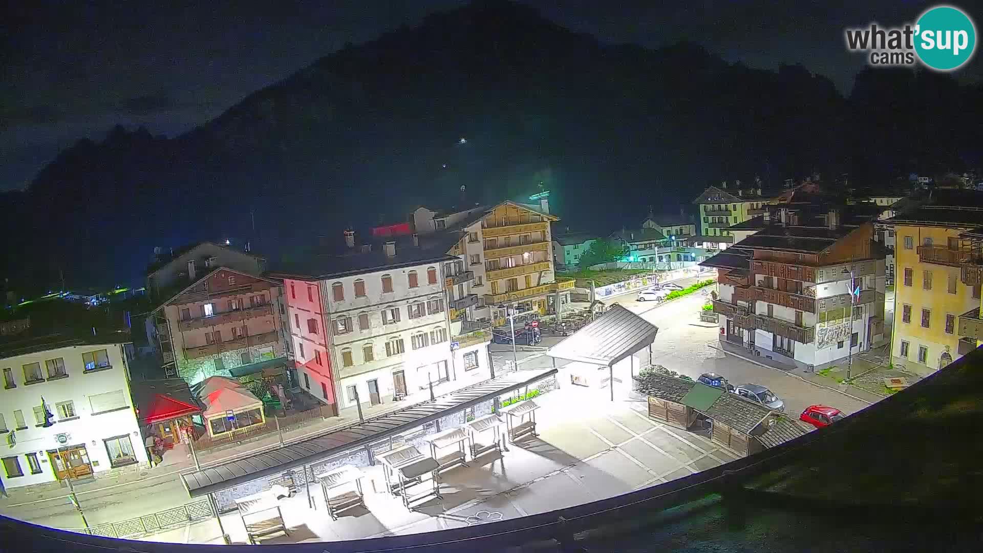 Plaza principal de Forni di Sopra