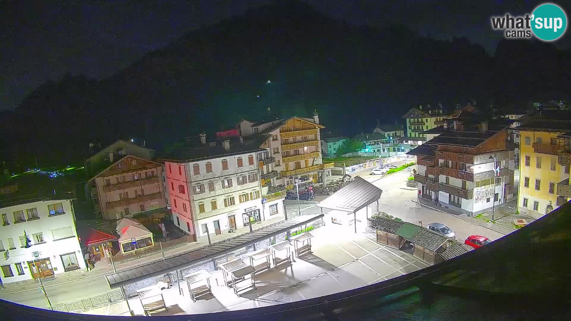 Piazza centrale di Forni di Sopra