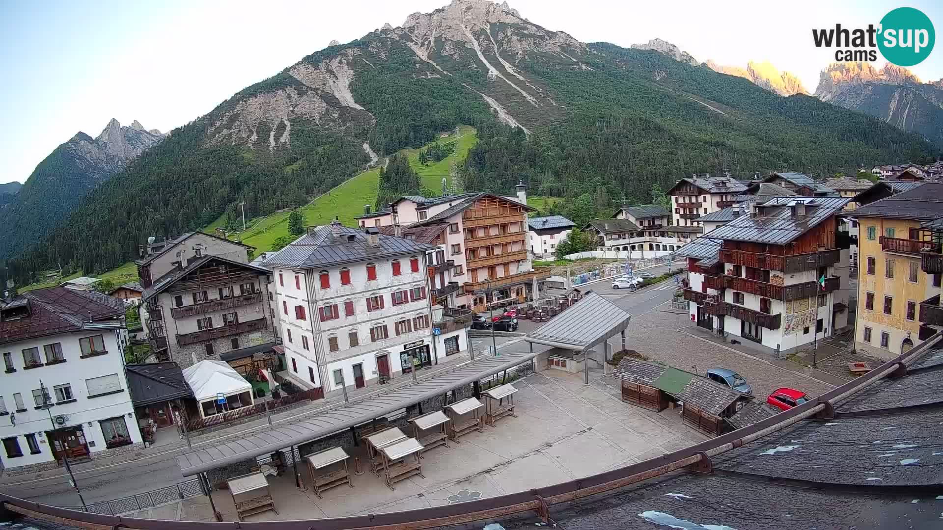 Plaza principal de Forni di Sopra