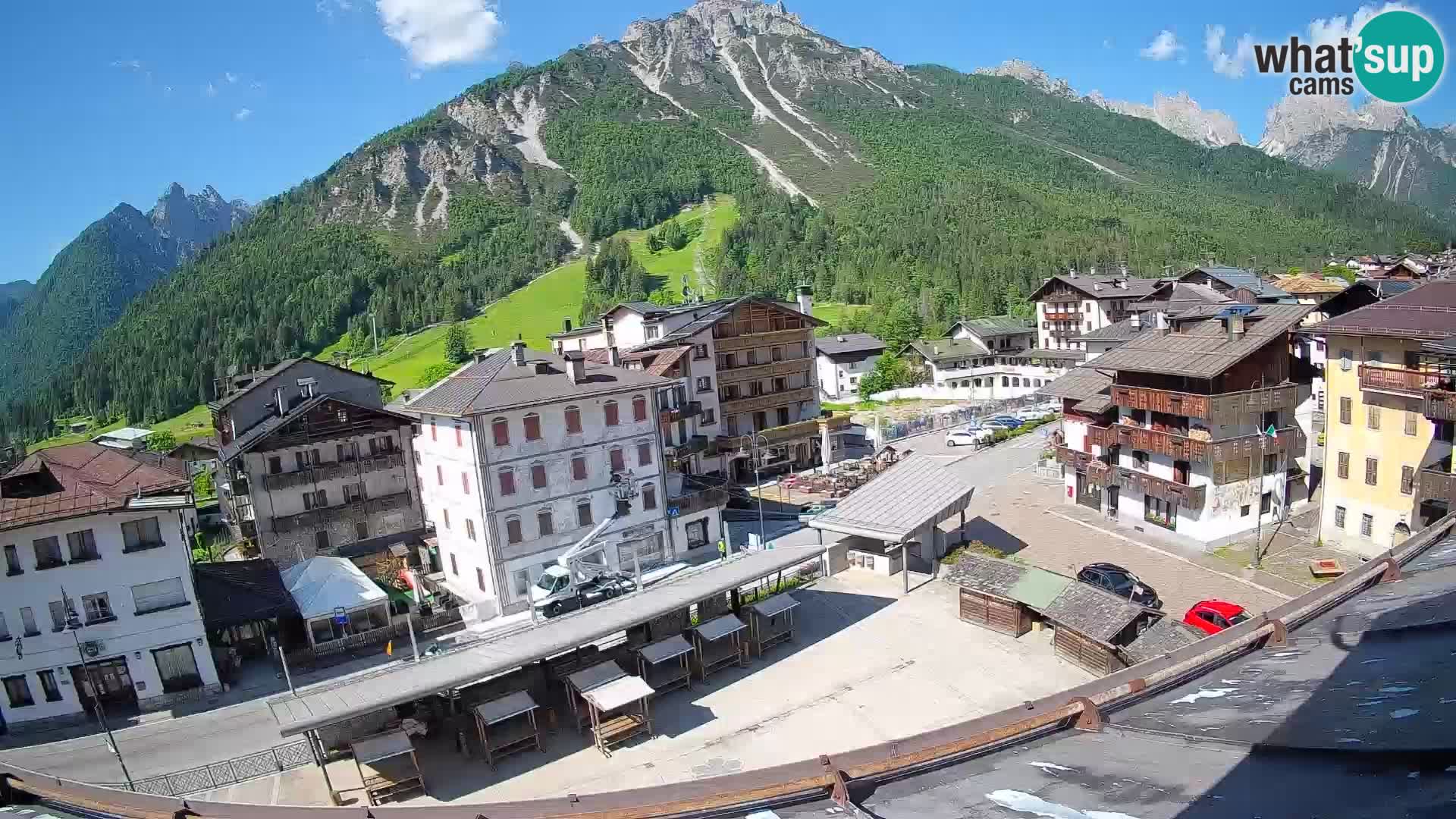 Plaza principal de Forni di Sopra