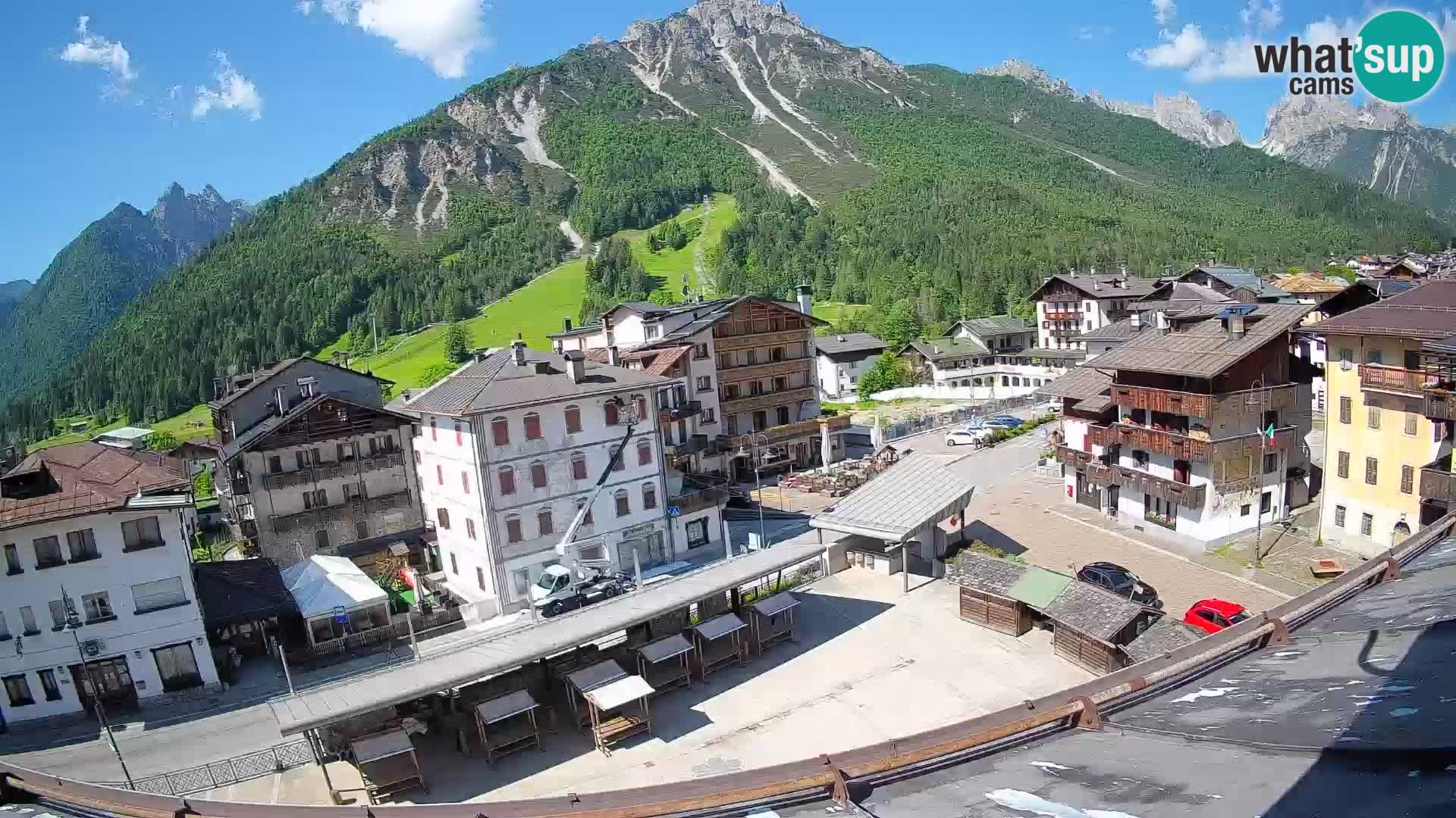 Plaza principal de Forni di Sopra