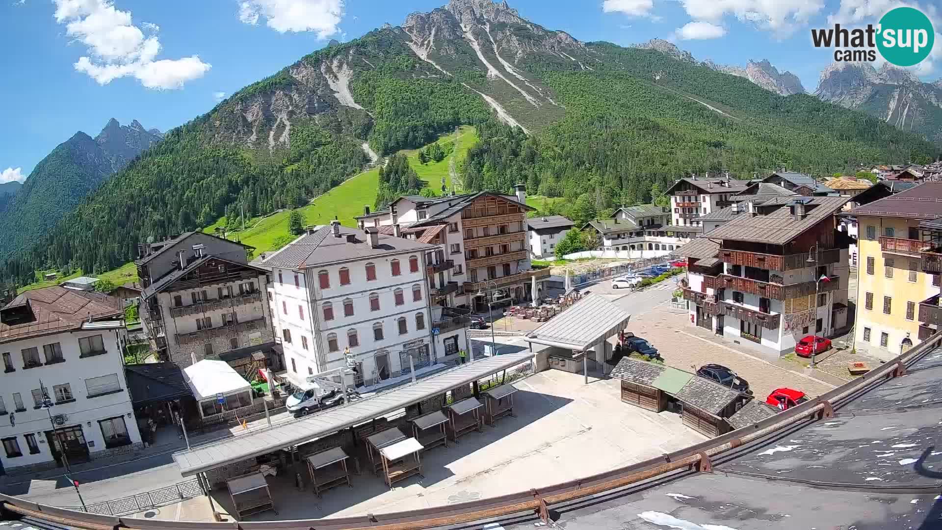 Plaza principal de Forni di Sopra