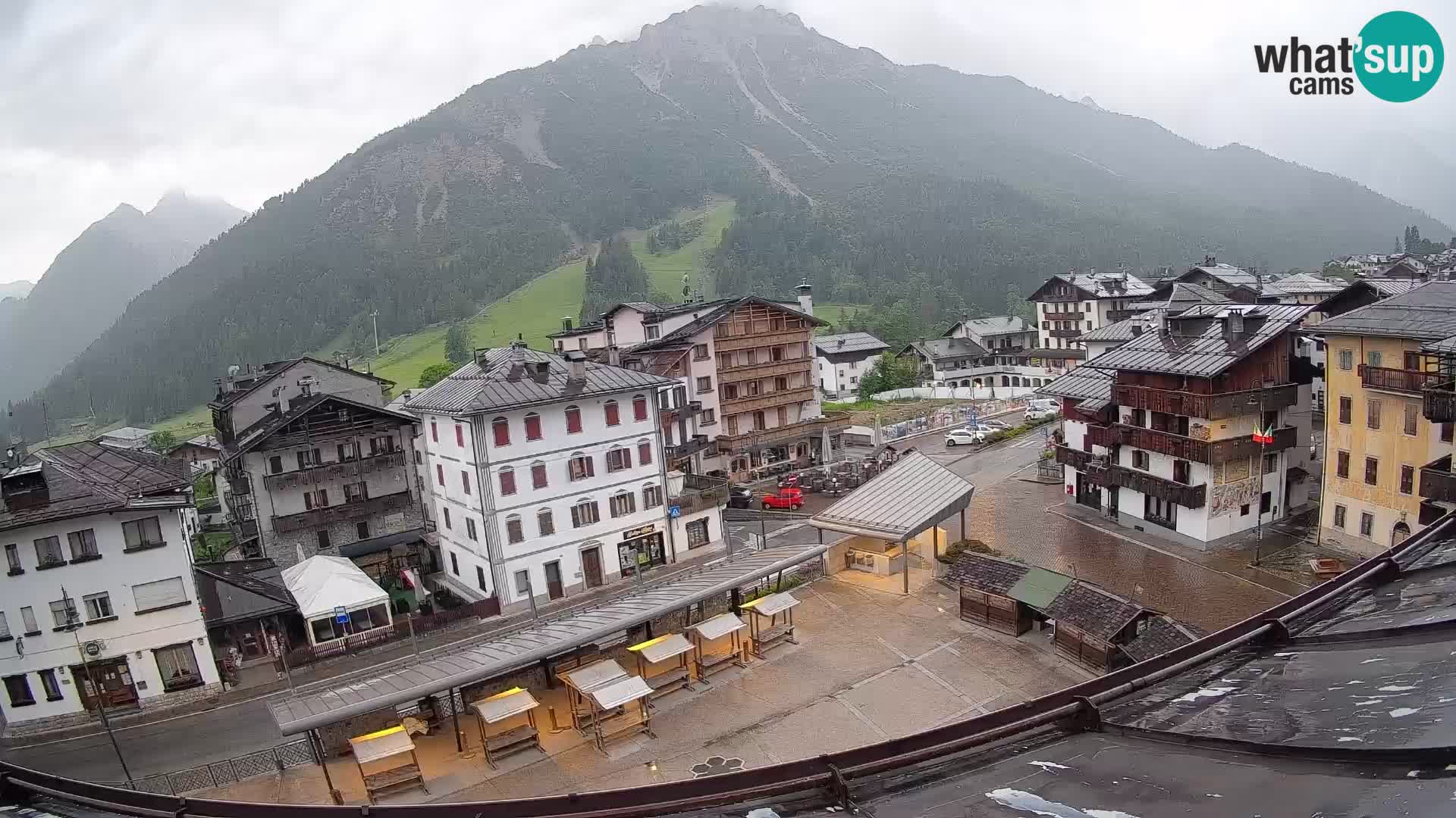Piazza centrale di Forni di Sopra