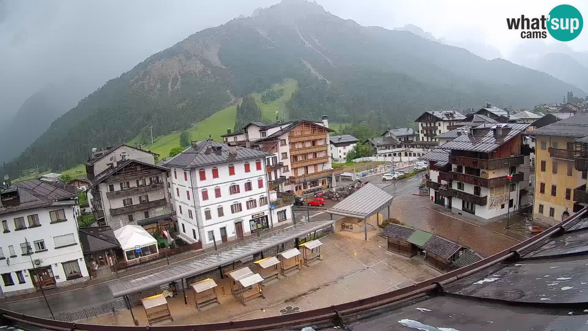 Piazza centrale di Forni di Sopra