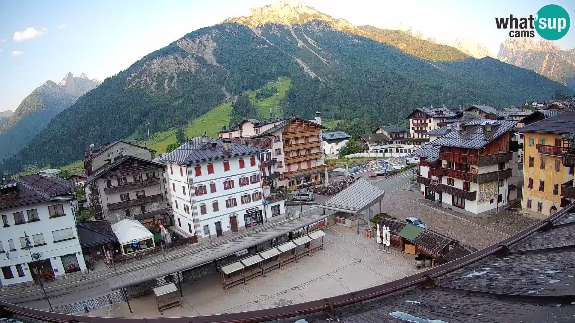 Plaza principal de Forni di Sopra
