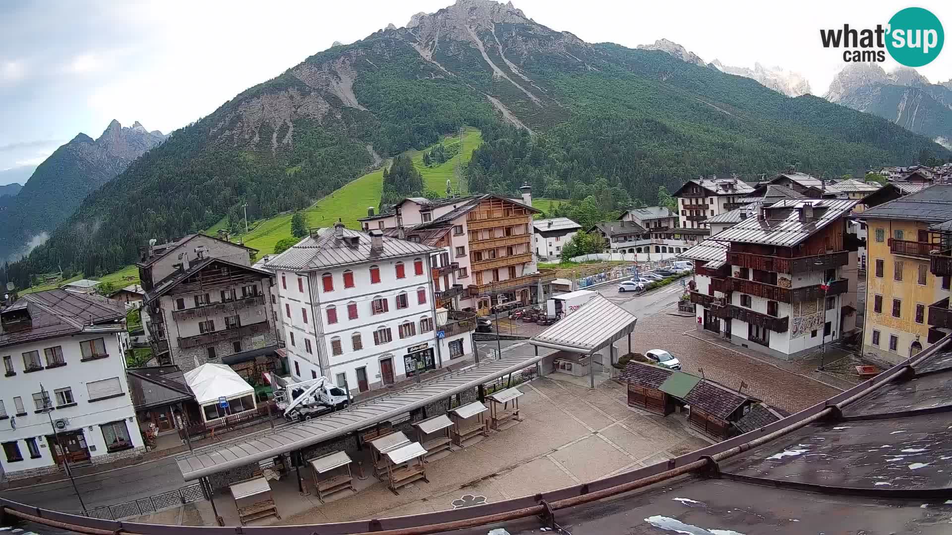 Plaza principal de Forni di Sopra