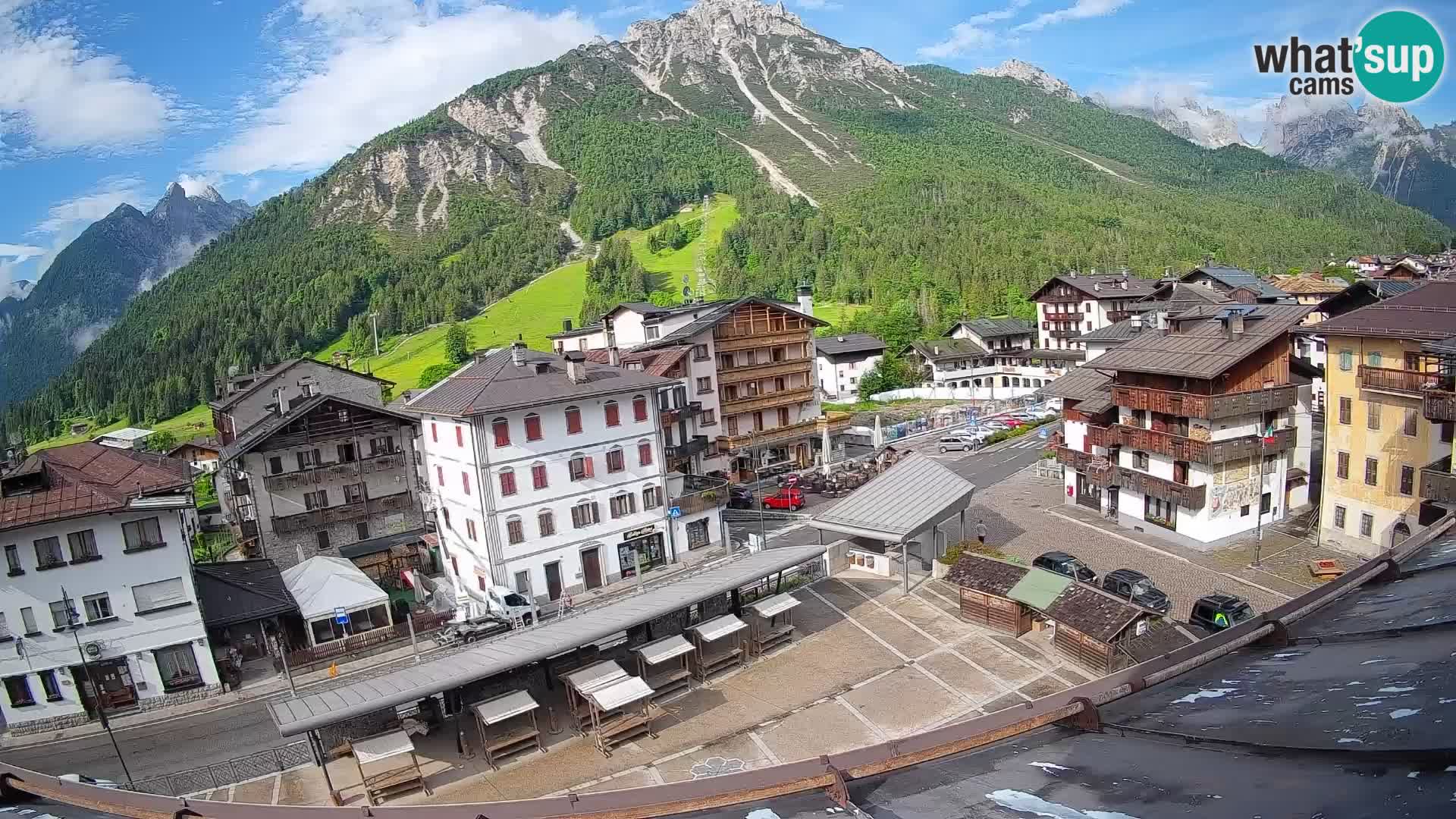 Plaza principal de Forni di Sopra