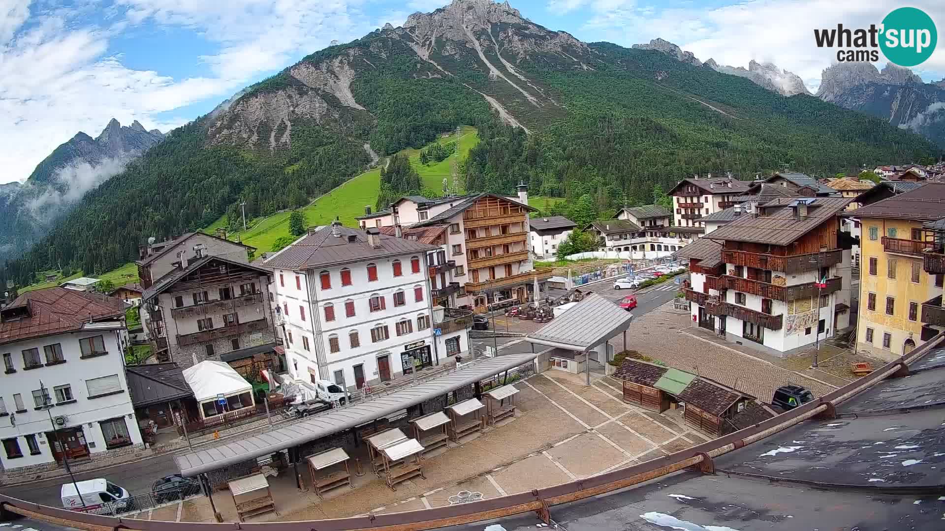 Piazza centrale di Forni di Sopra