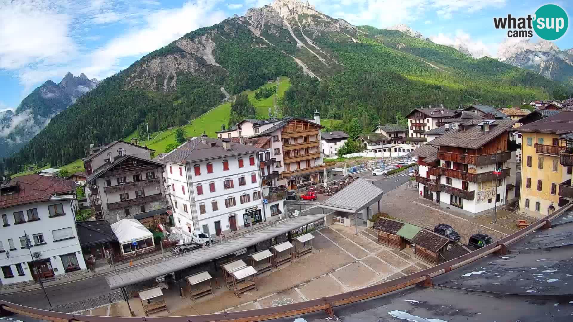 Plaza principal de Forni di Sopra