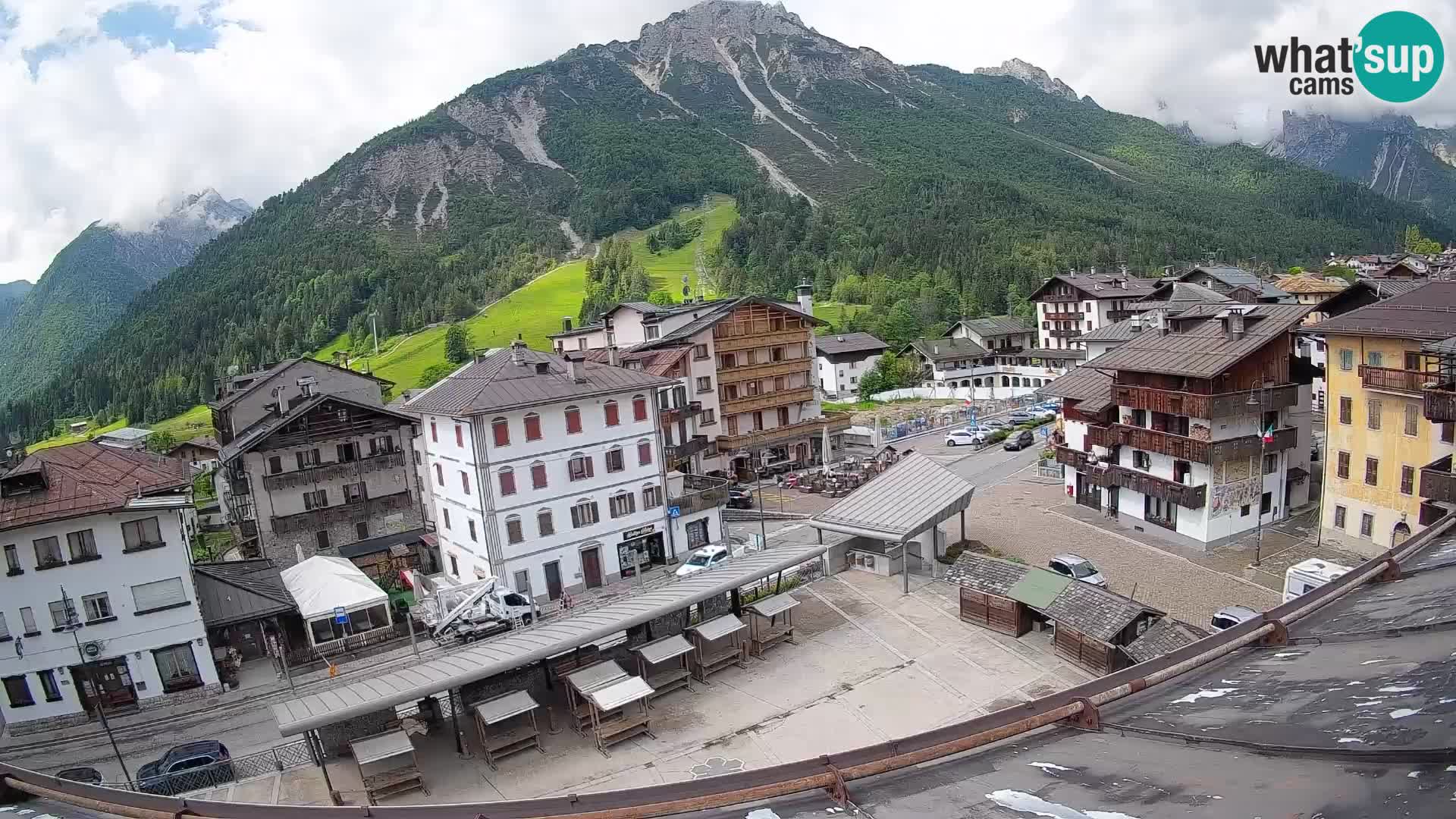 Piazza centrale di Forni di Sopra
