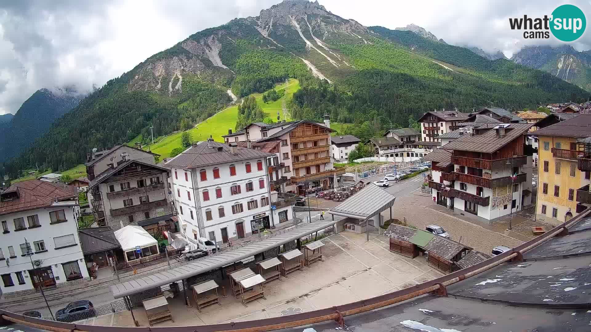 Piazza centrale di Forni di Sopra