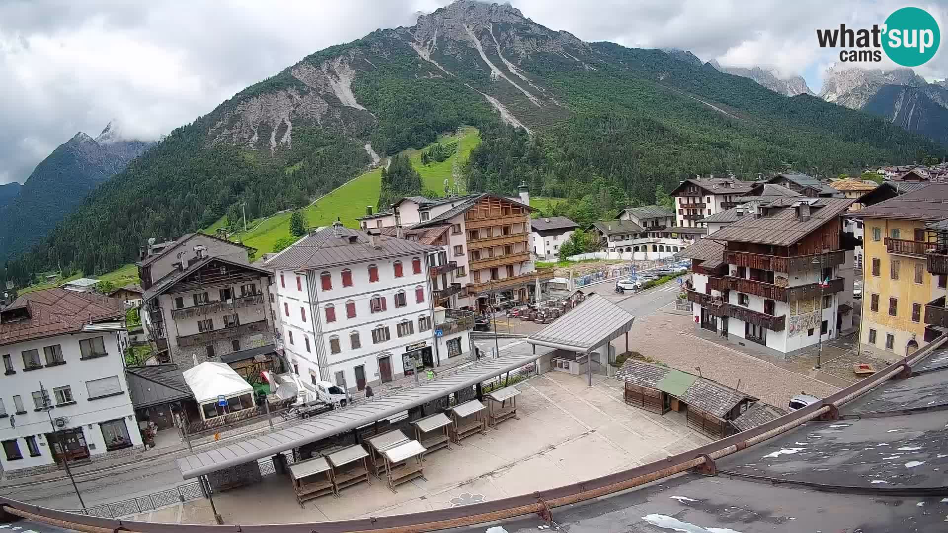 Piazza centrale di Forni di Sopra