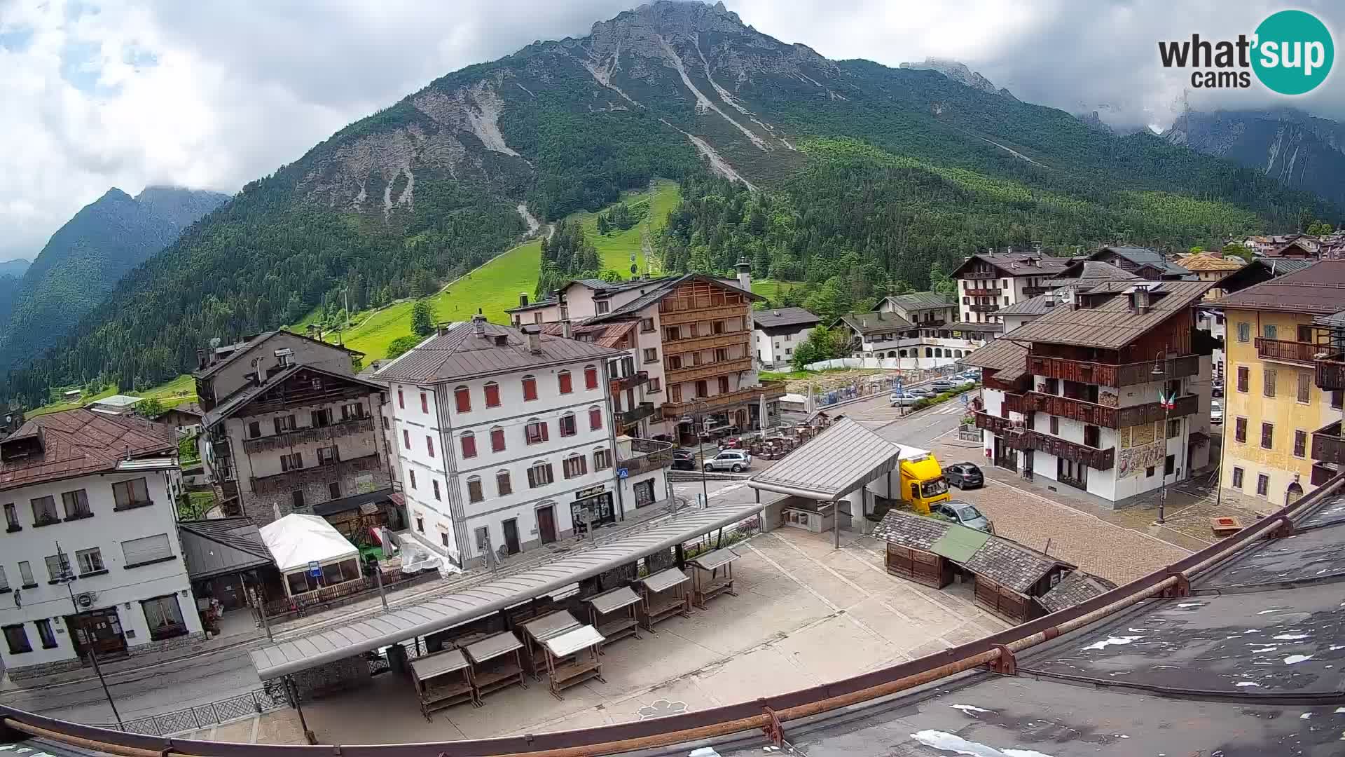 Hauptplatz von Forni di Sopra
