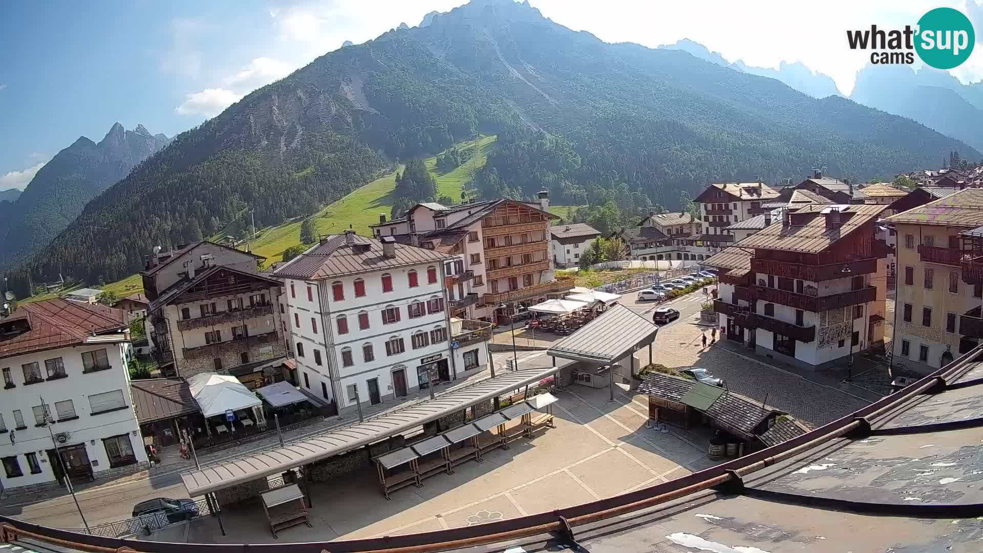 Piazza centrale di Forni di Sopra