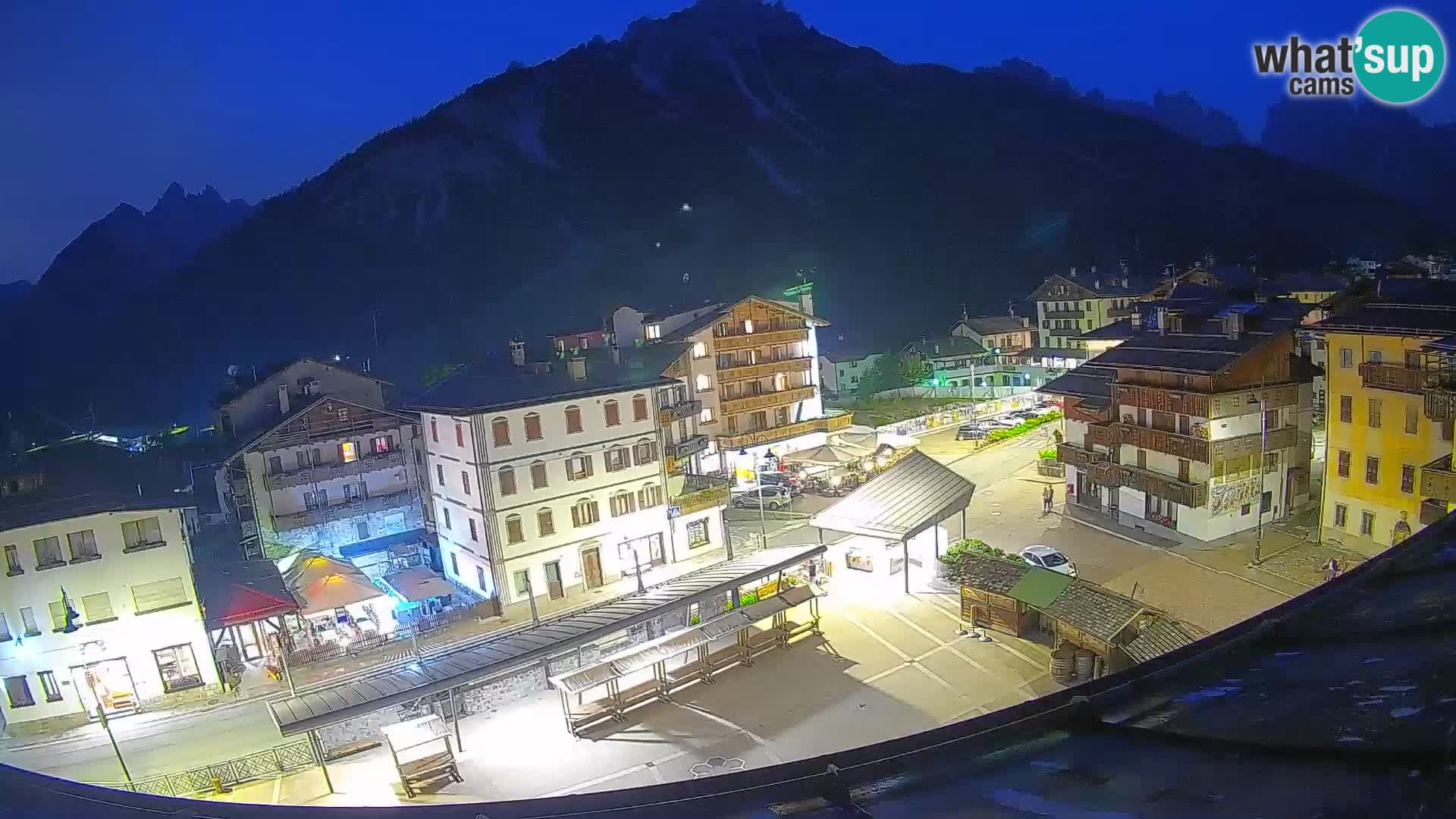 Piazza centrale di Forni di Sopra