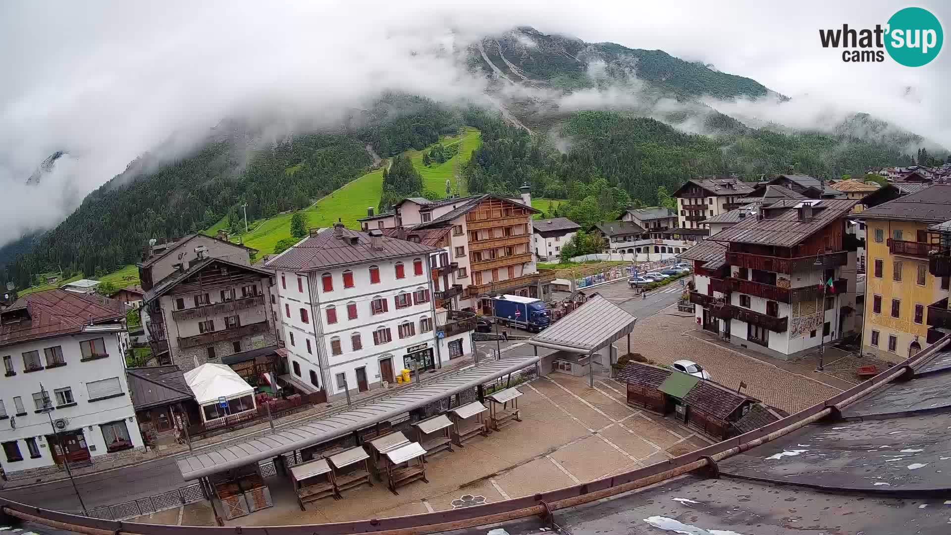 Hauptplatz von Forni di Sopra