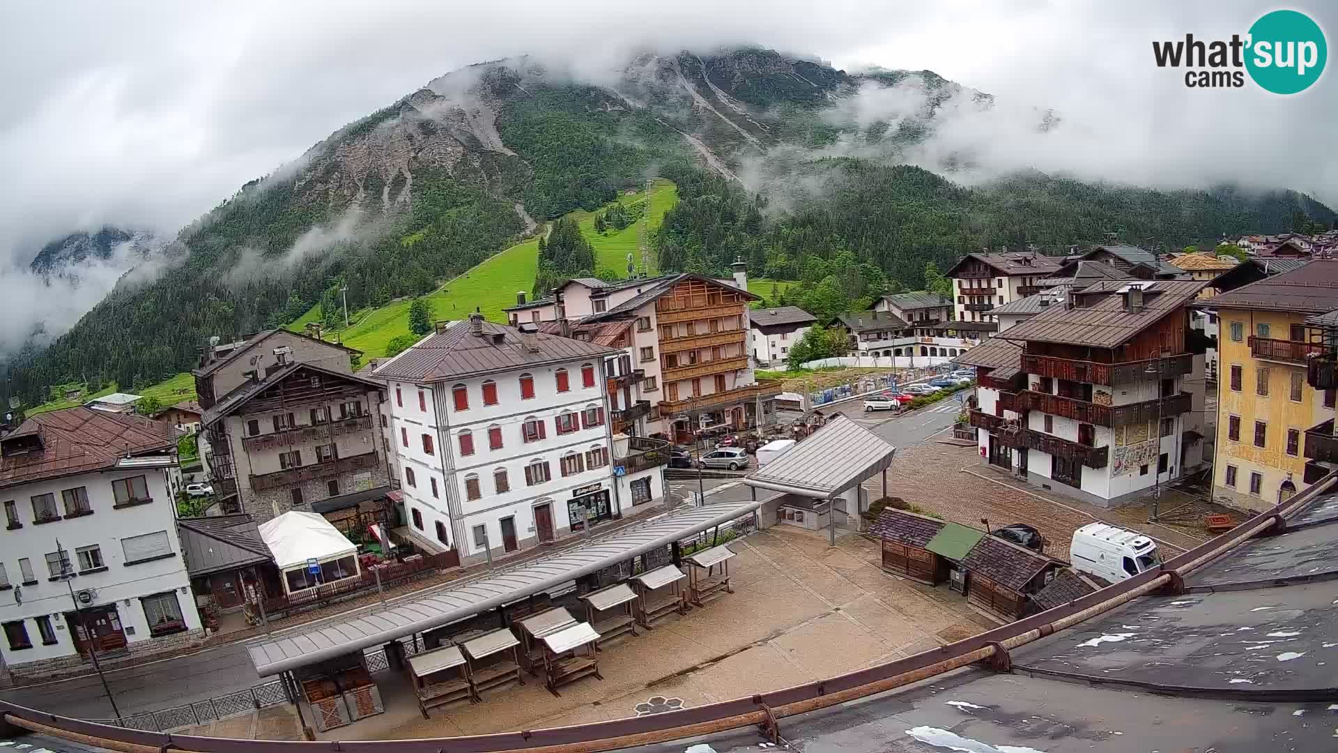 Plaza principal de Forni di Sopra