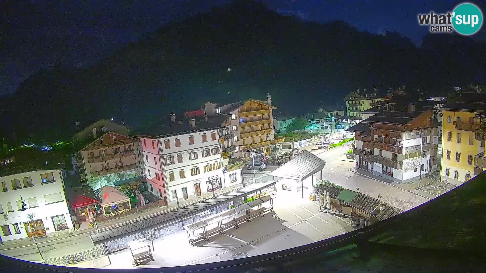 Plaza principal de Forni di Sopra