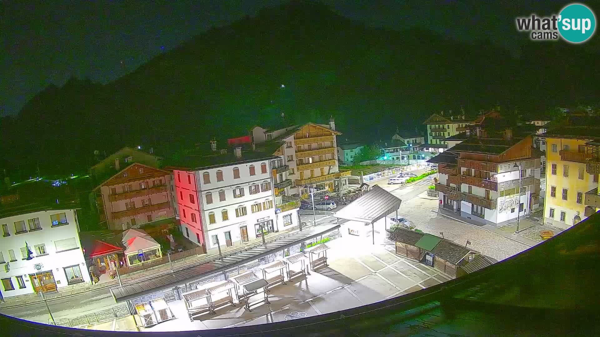Plaza principal de Forni di Sopra