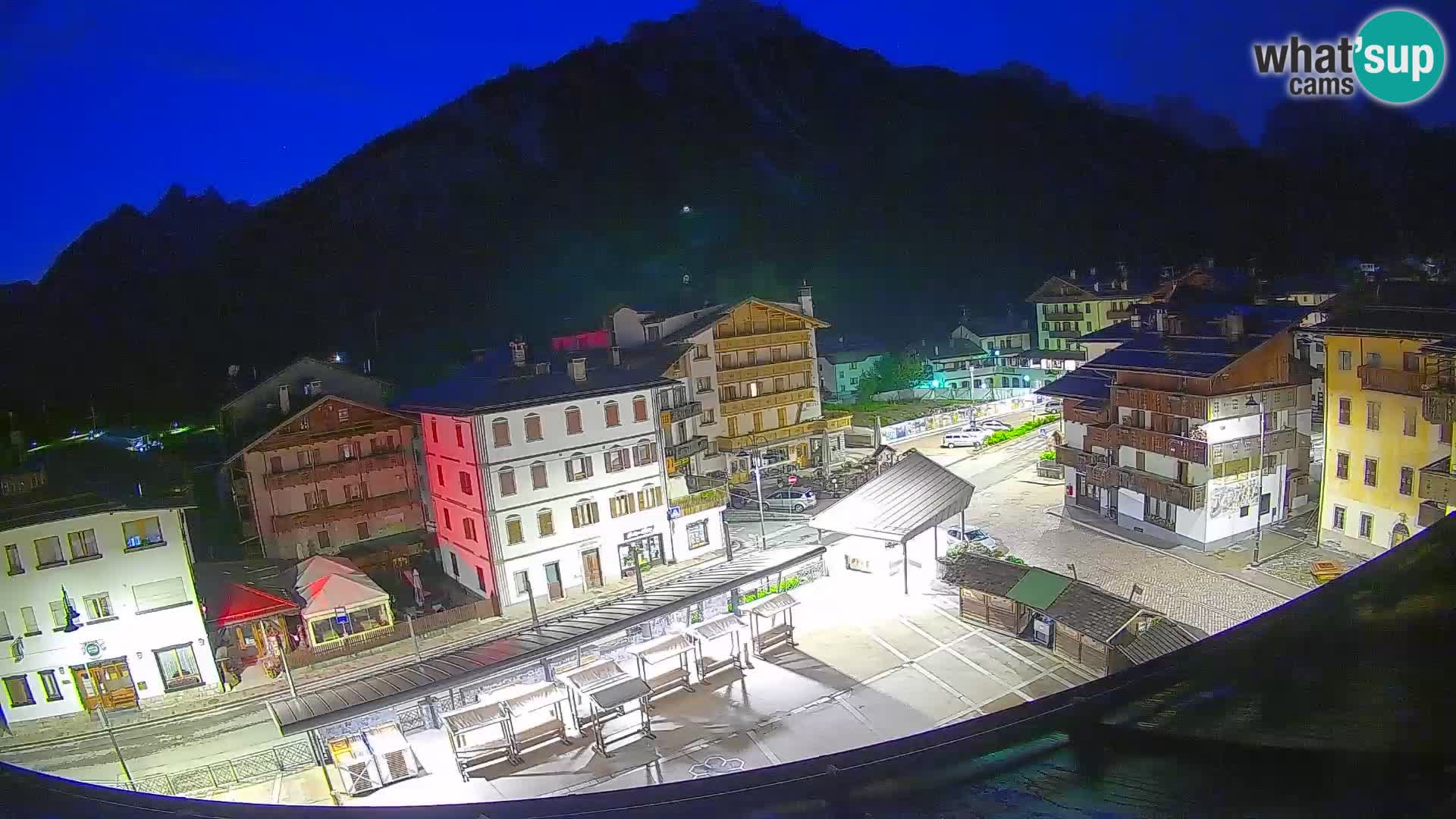 Piazza centrale di Forni di Sopra