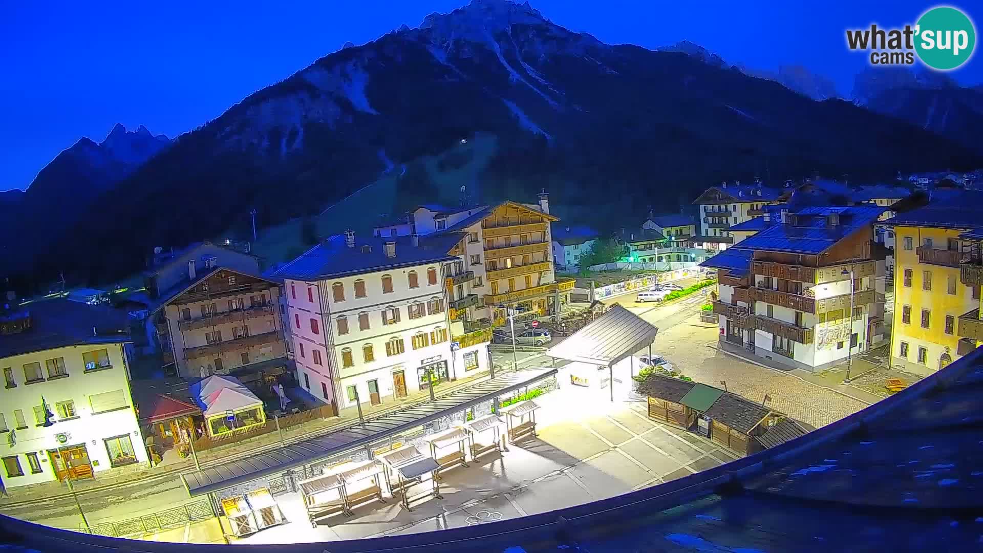 Piazza centrale di Forni di Sopra