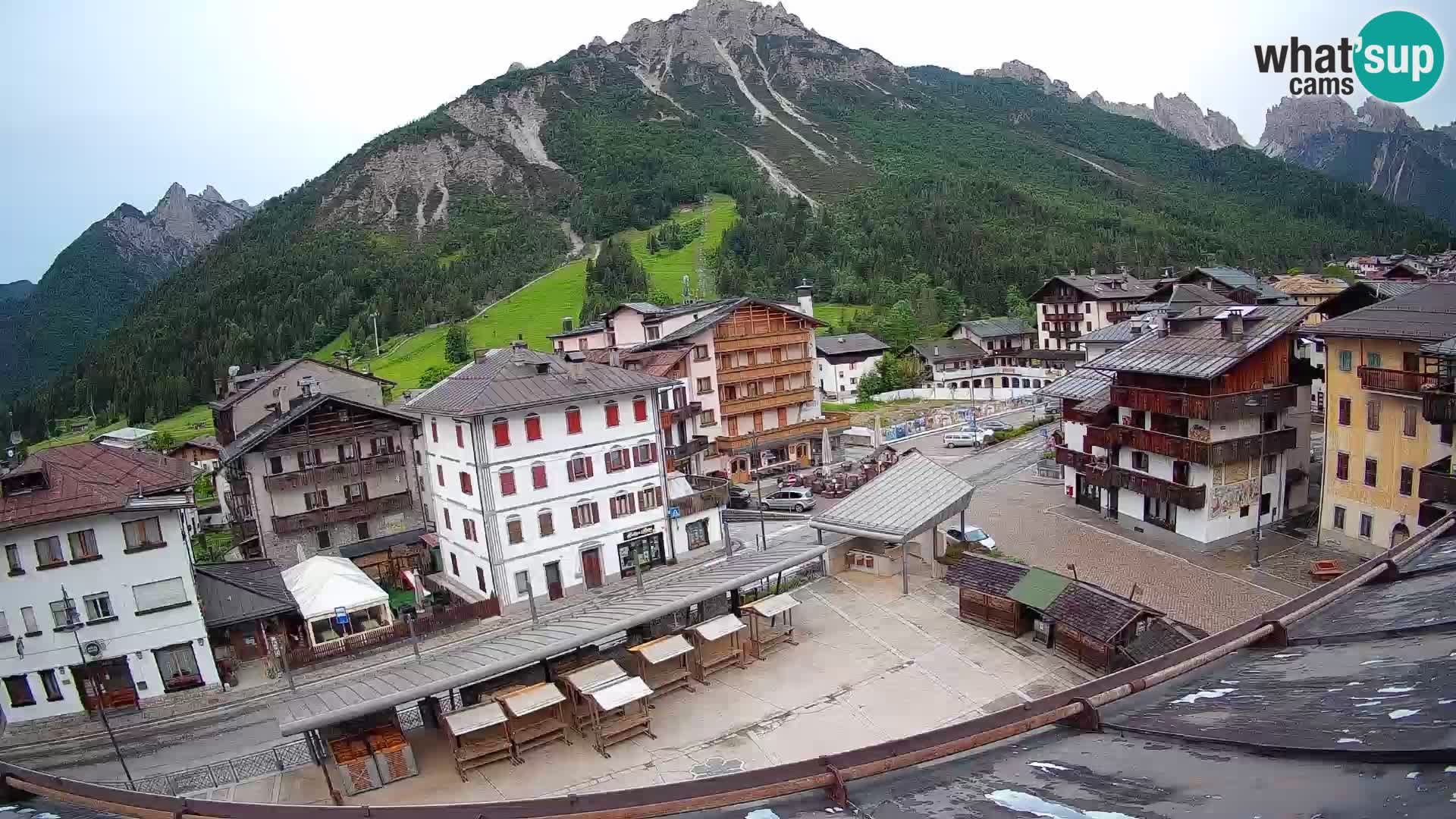 Plaza principal de Forni di Sopra