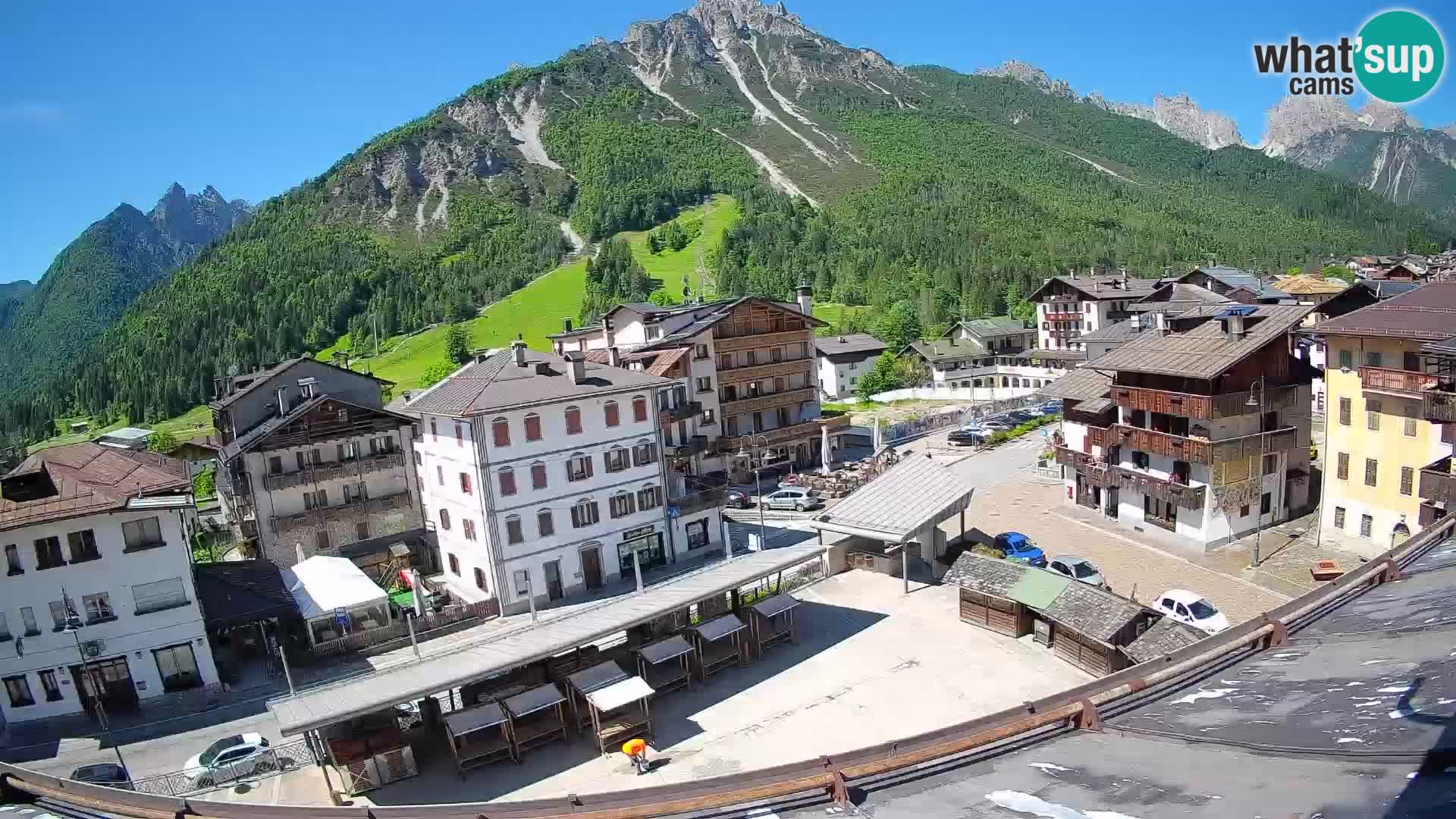 Piazza centrale di Forni di Sopra