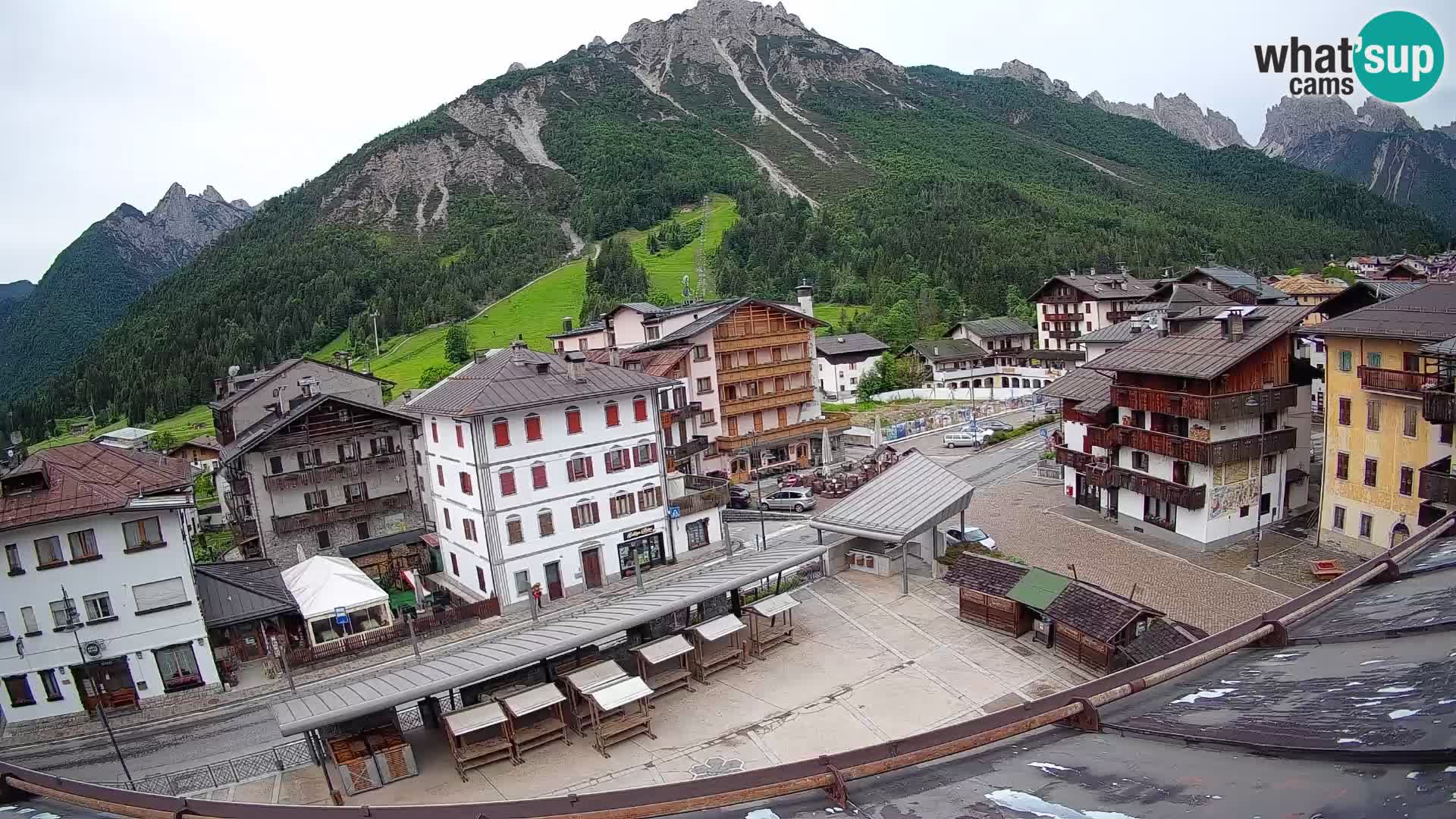 Plaza principal de Forni di Sopra