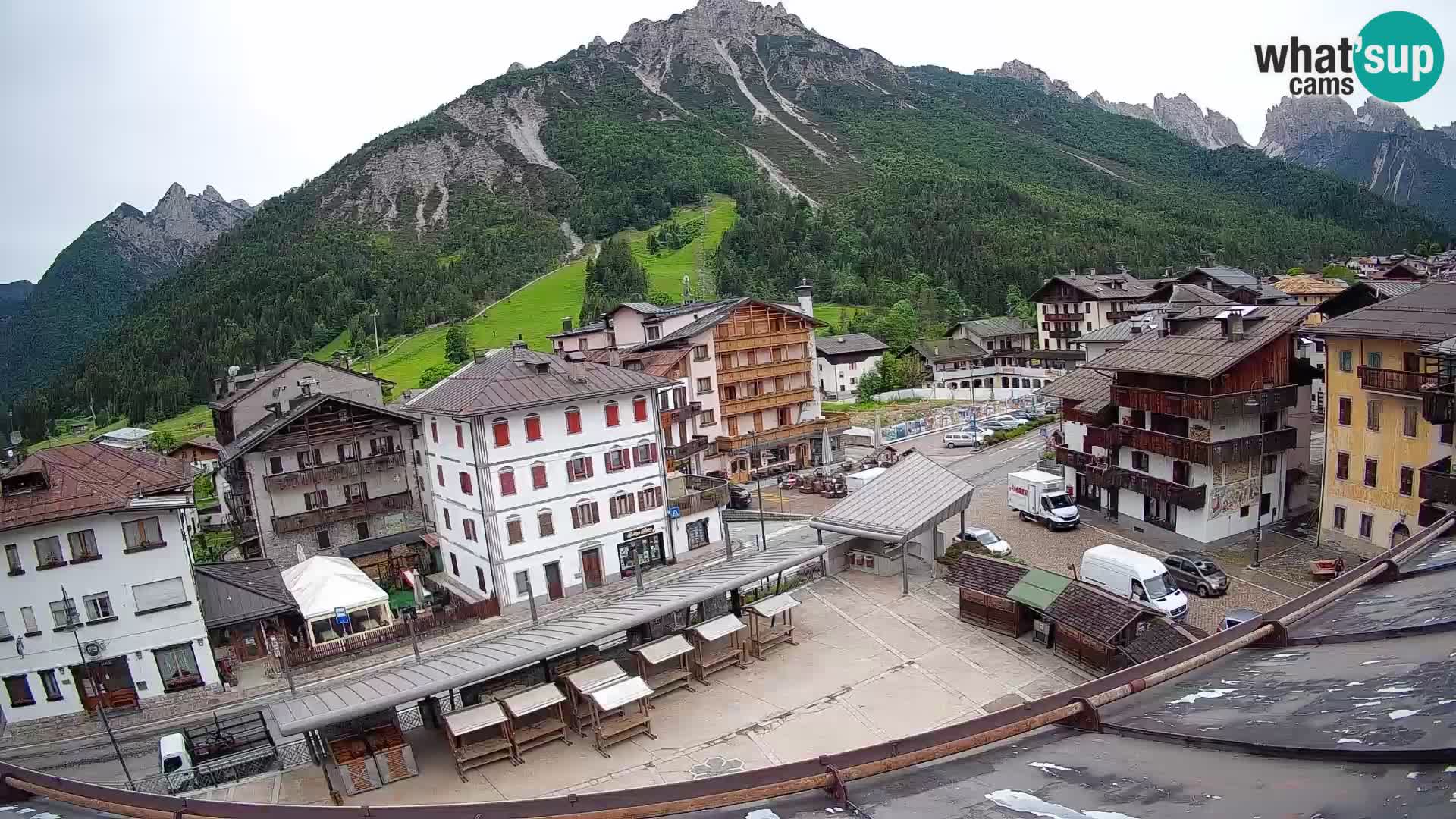 Plaza principal de Forni di Sopra