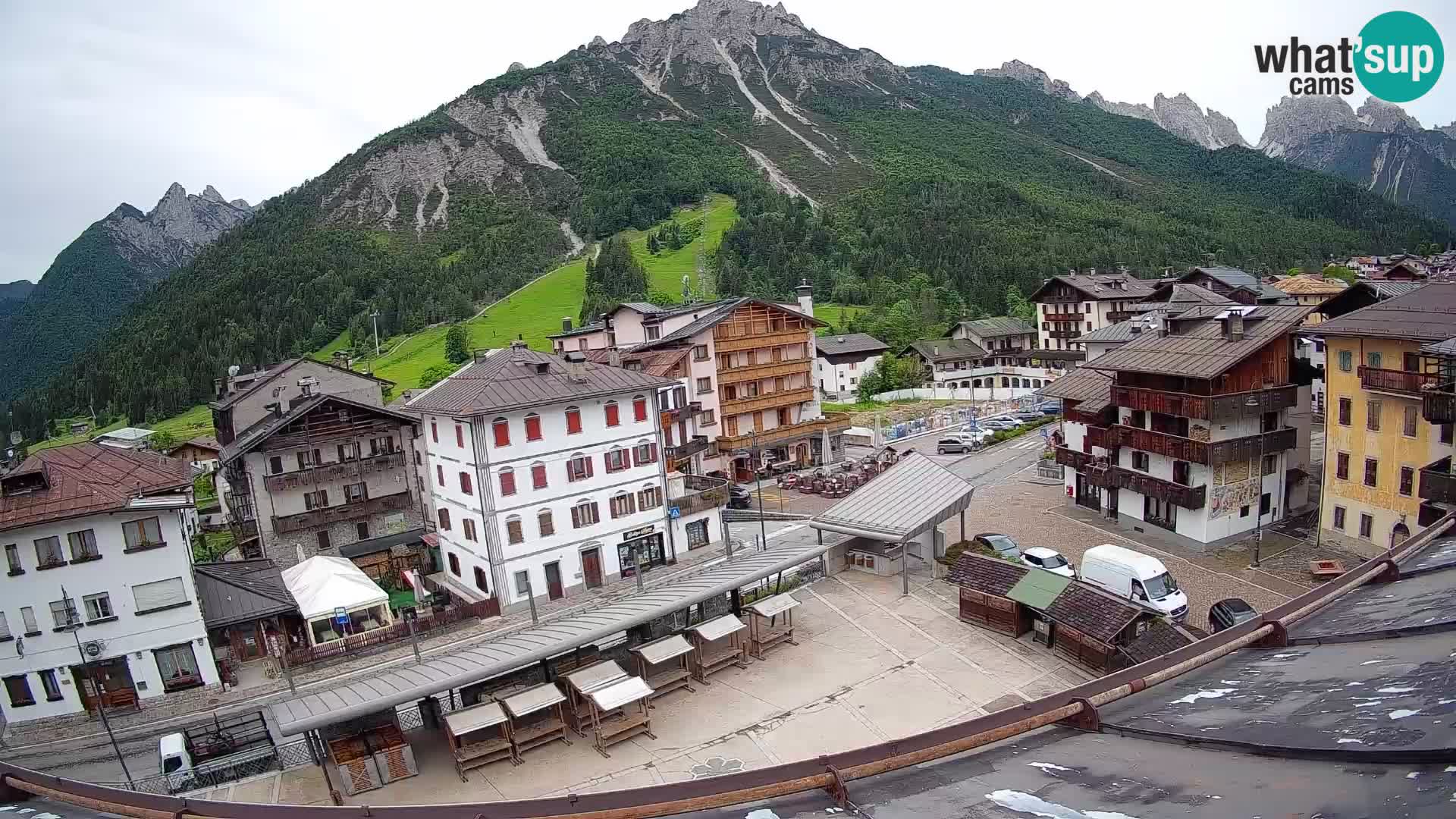 Plaza principal de Forni di Sopra