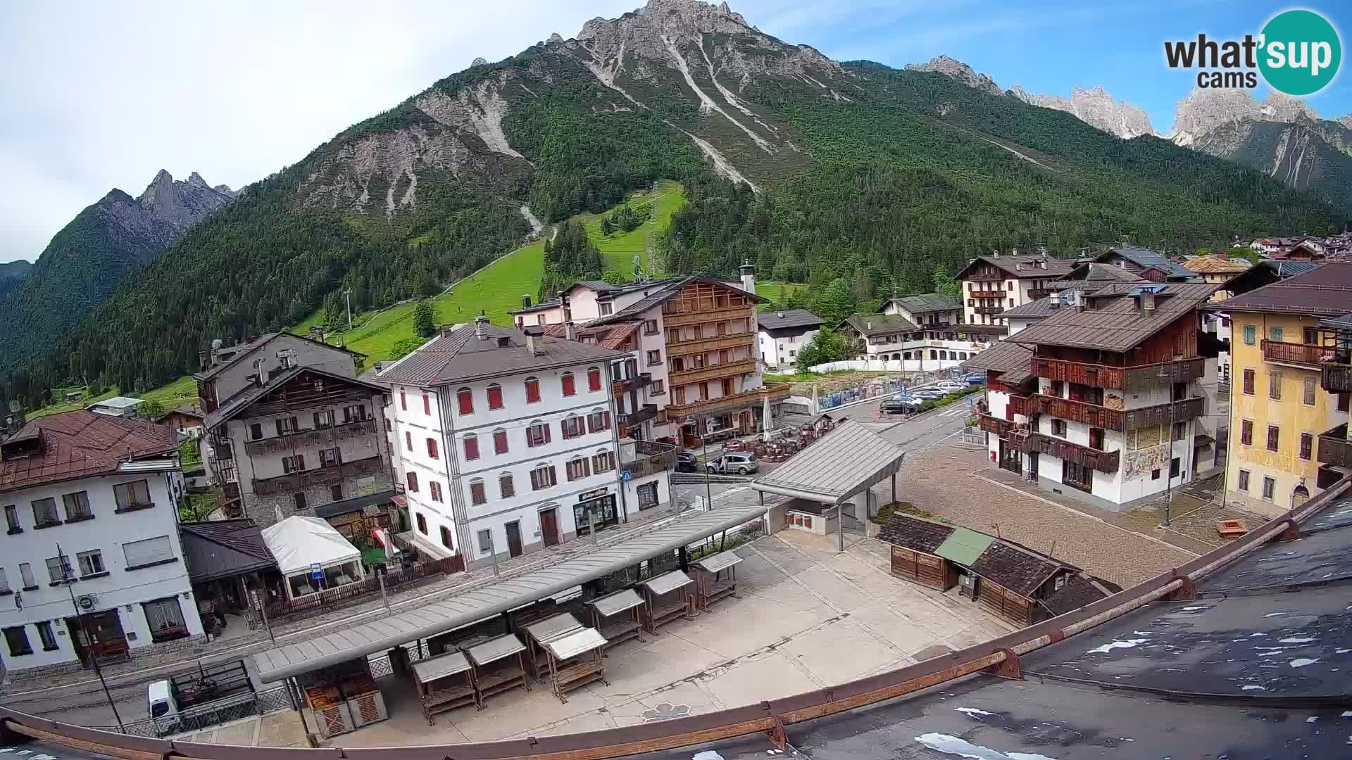 Piazza centrale di Forni di Sopra
