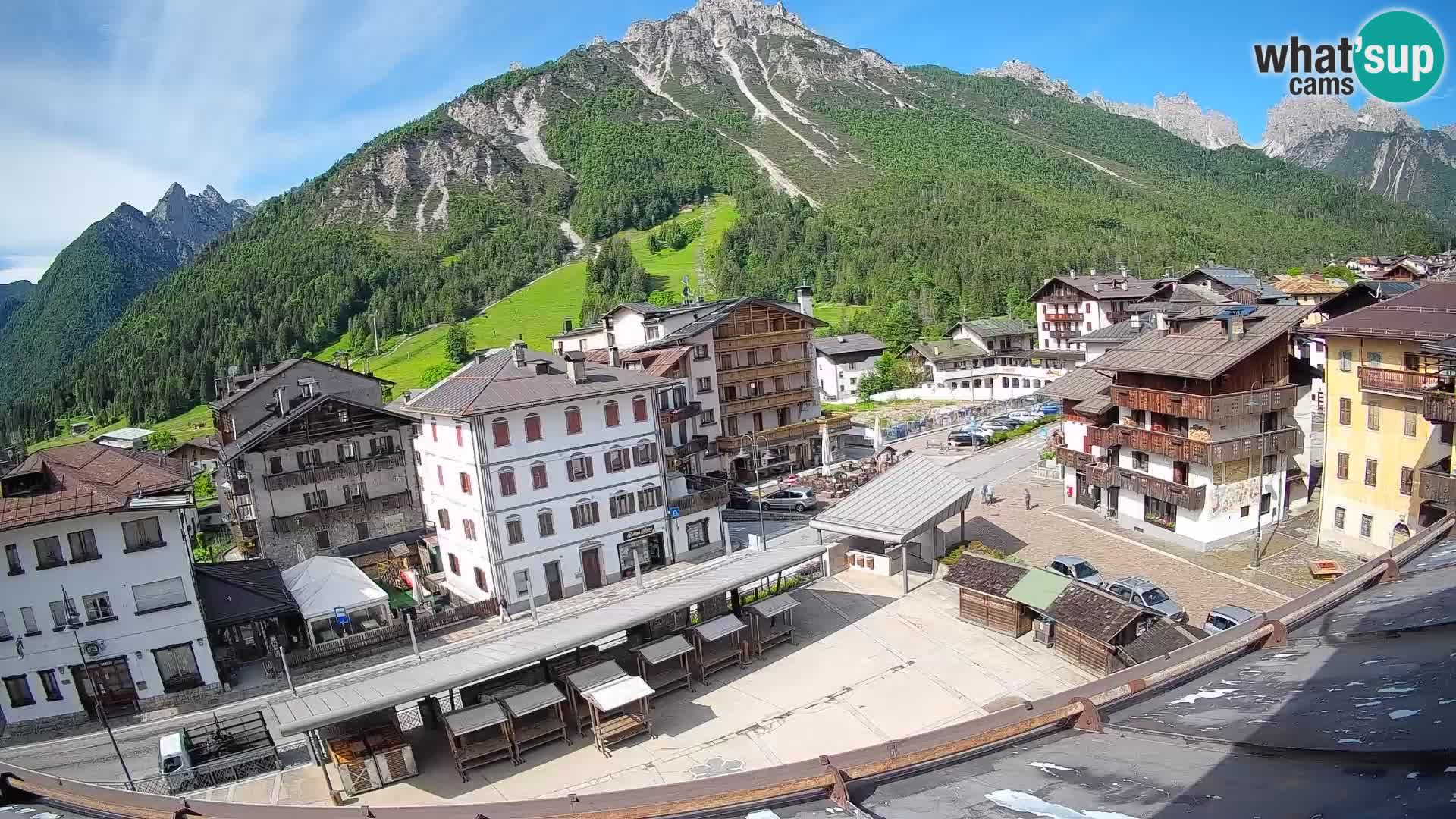 Plaza principal de Forni di Sopra