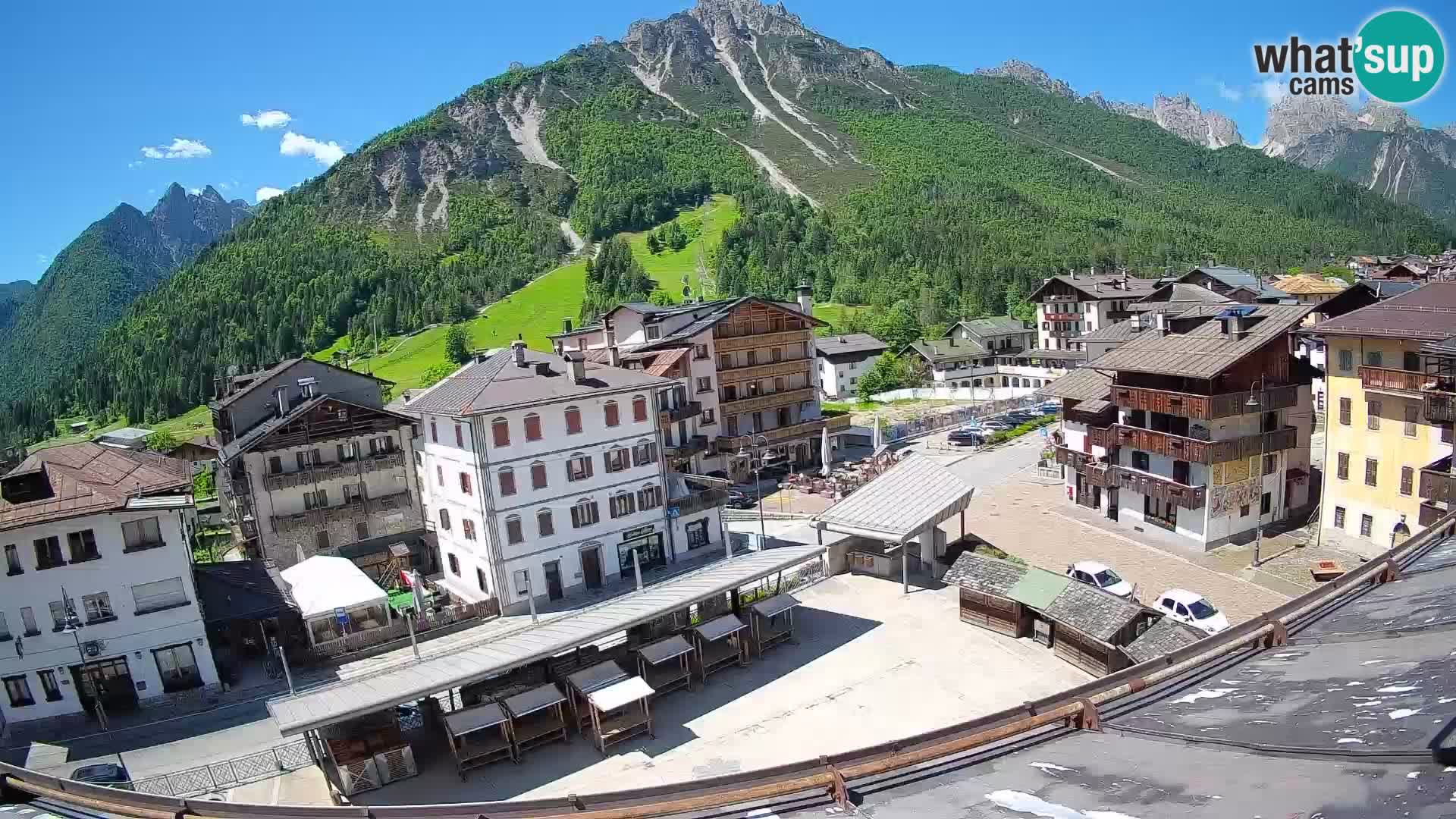 Plaza principal de Forni di Sopra