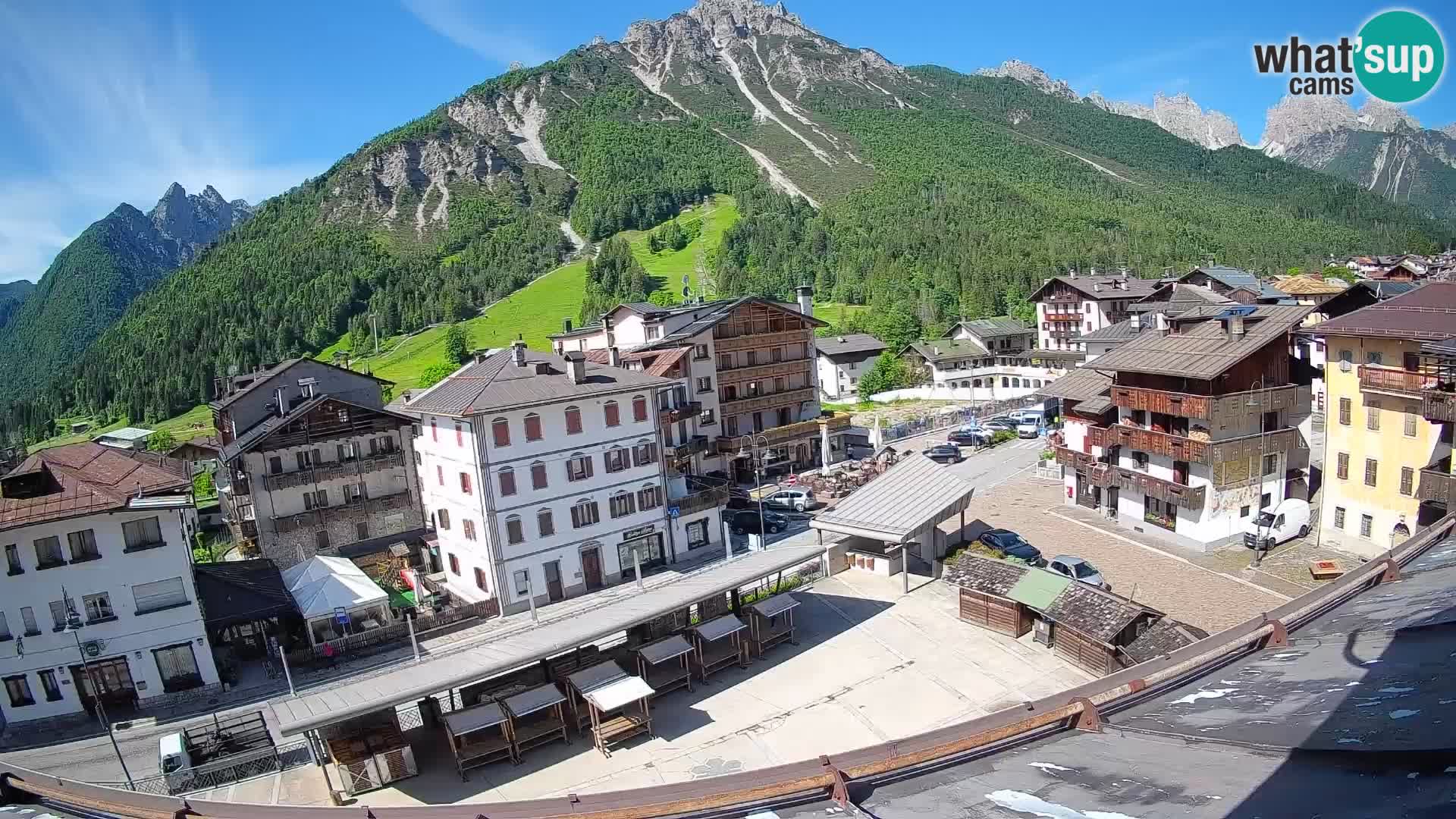 Piazza centrale di Forni di Sopra
