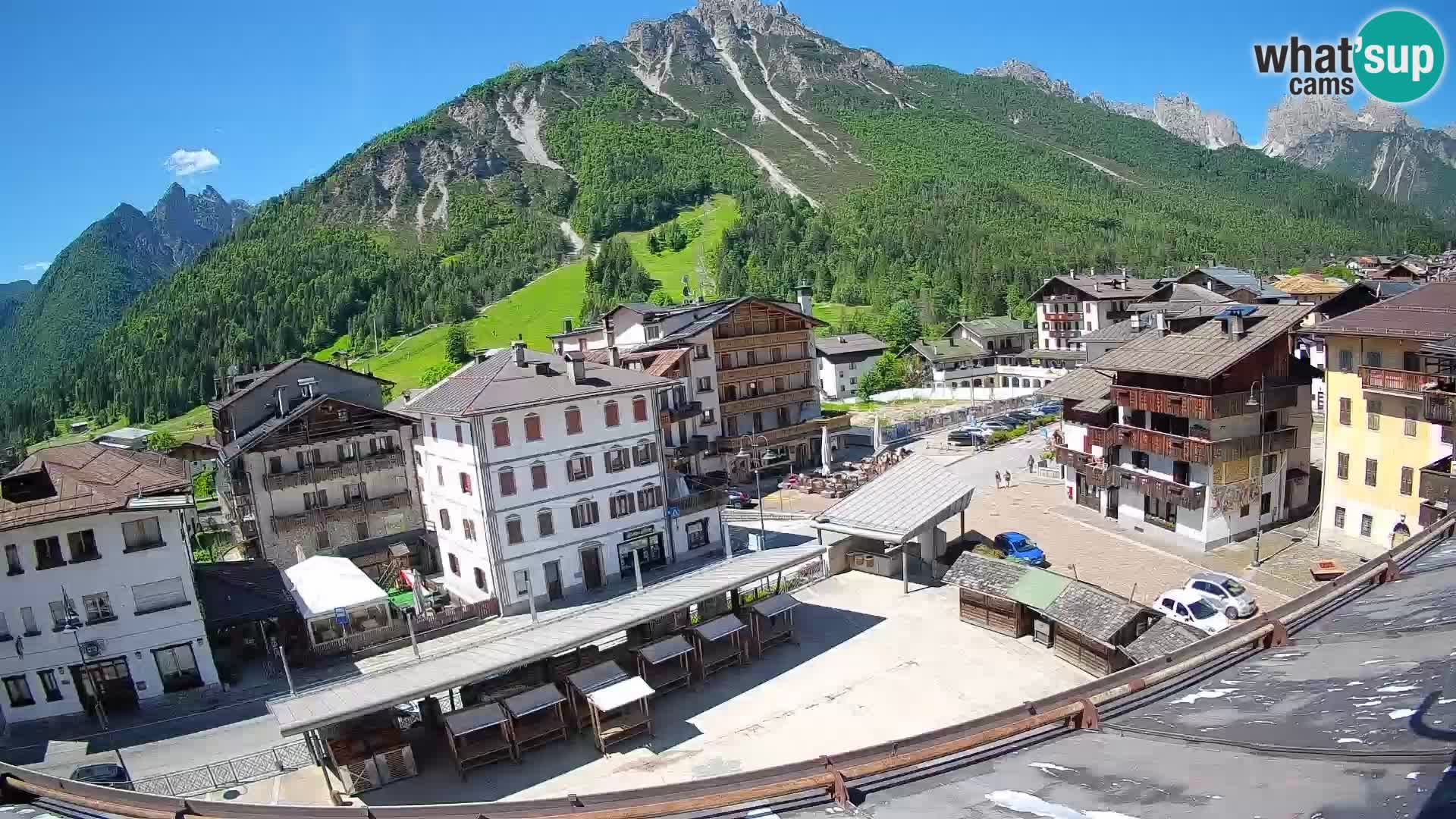 Piazza centrale di Forni di Sopra