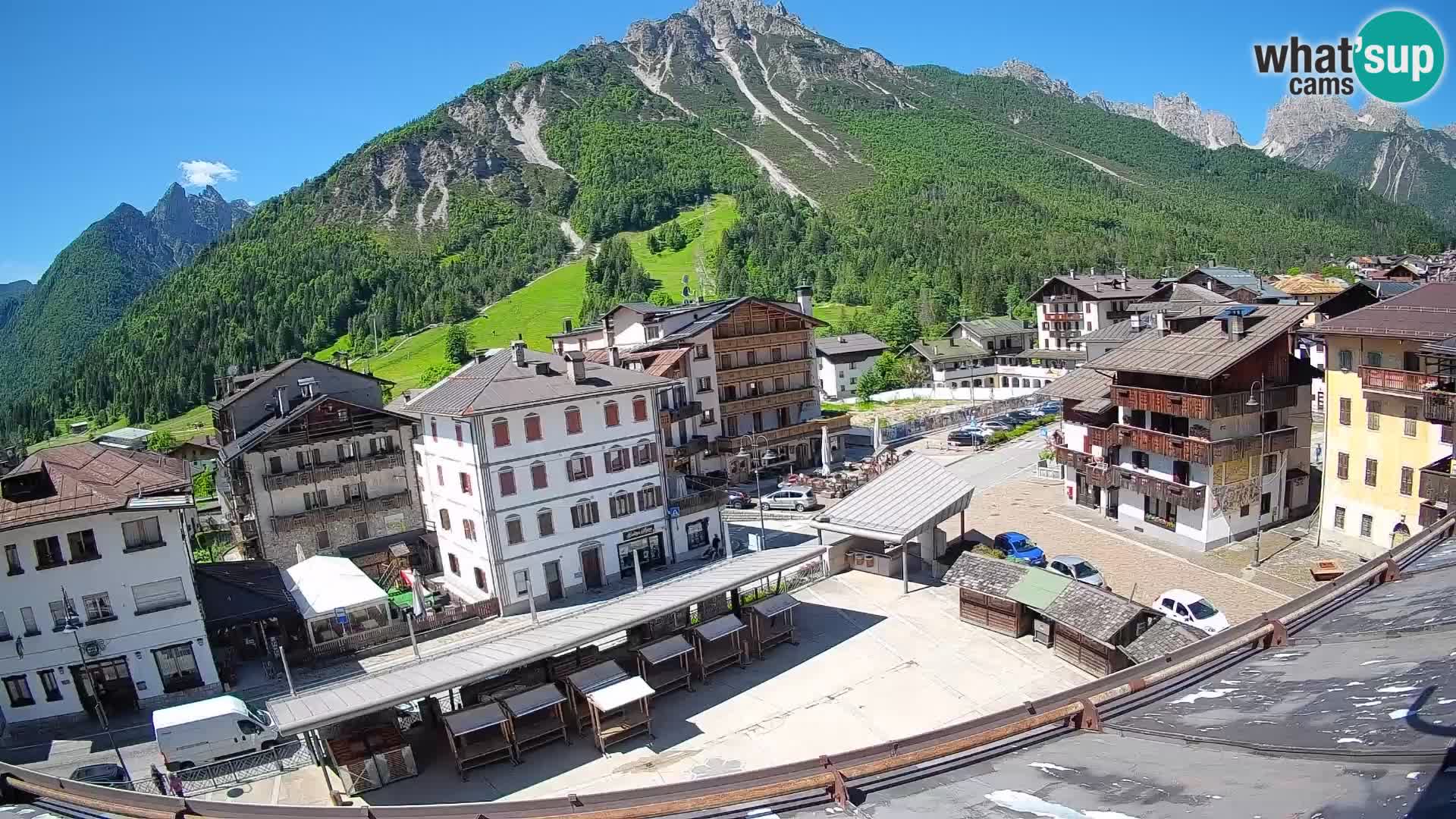 Piazza centrale di Forni di Sopra