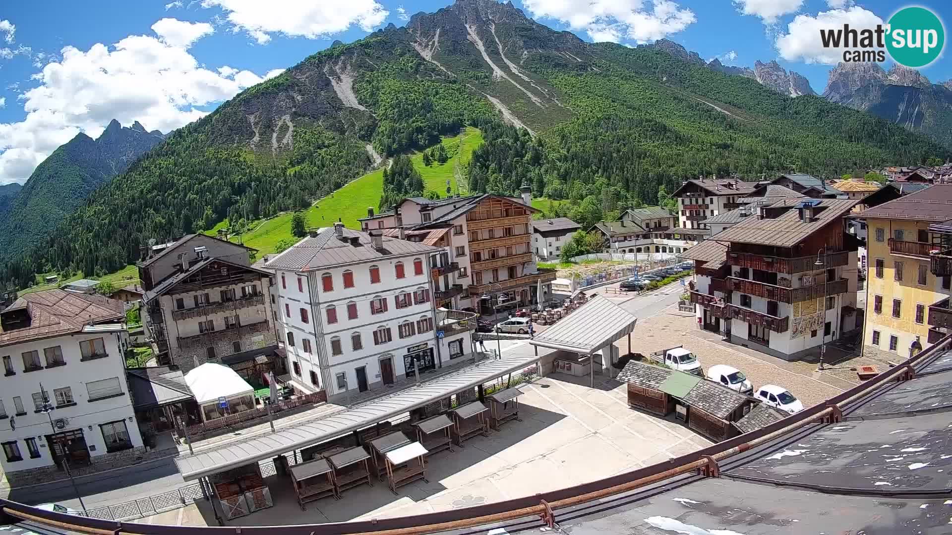 Piazza centrale di Forni di Sopra