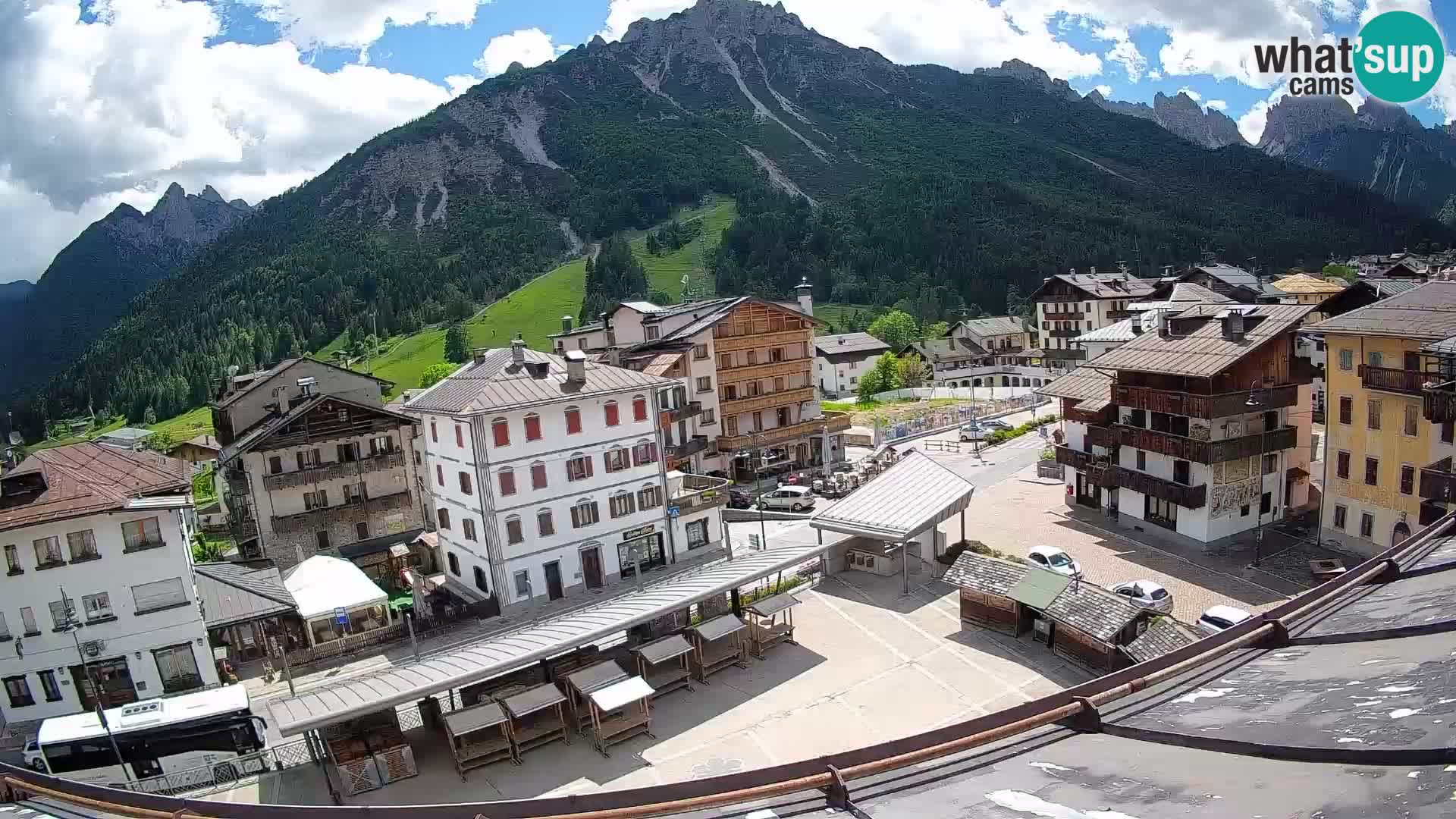 Piazza centrale di Forni di Sopra