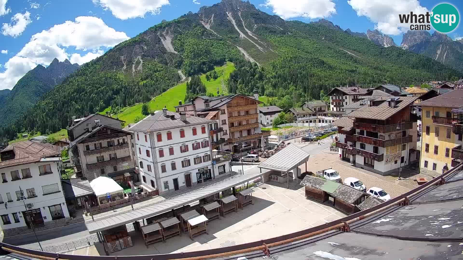 Plaza principal de Forni di Sopra