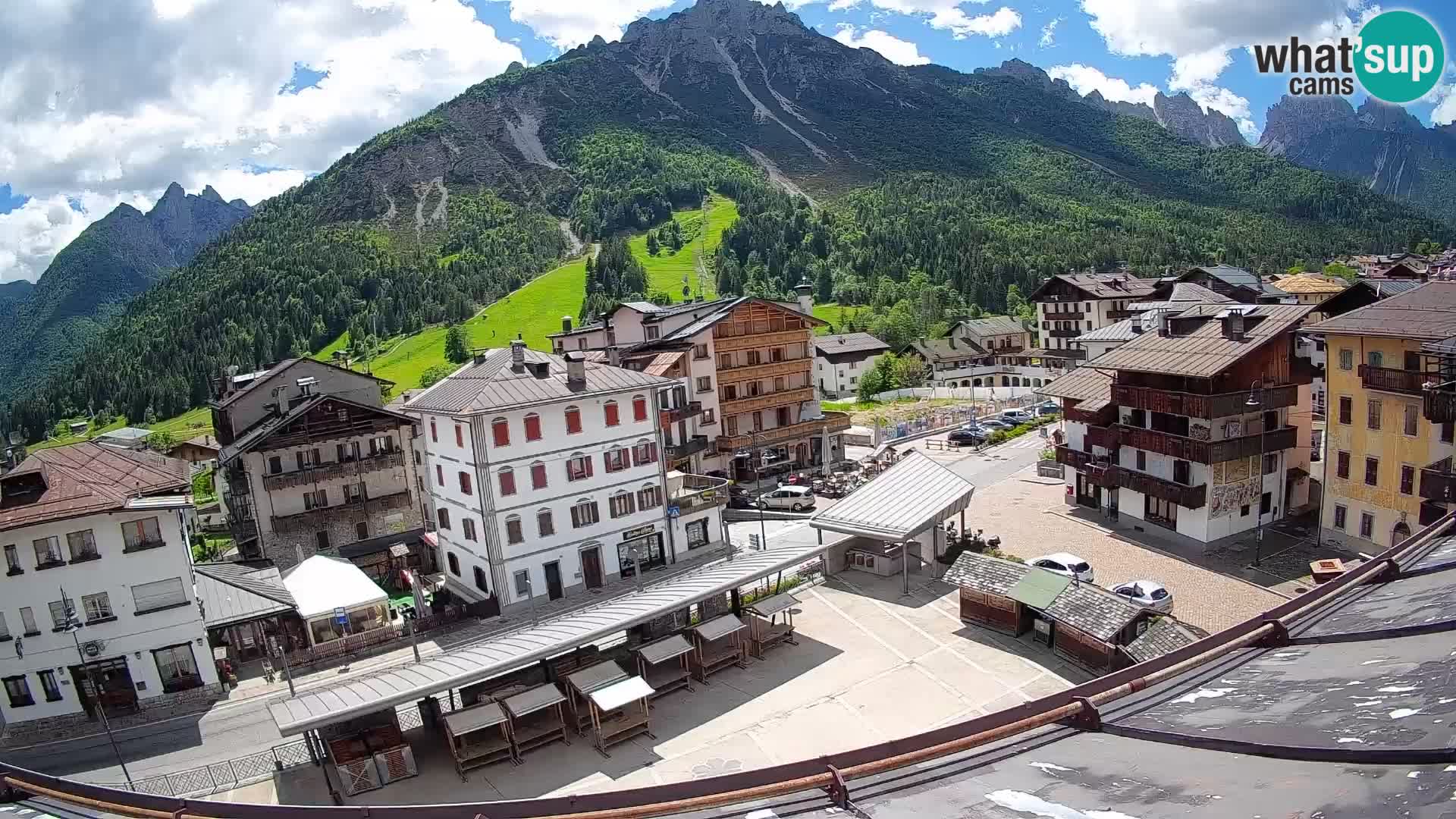 Hauptplatz von Forni di Sopra