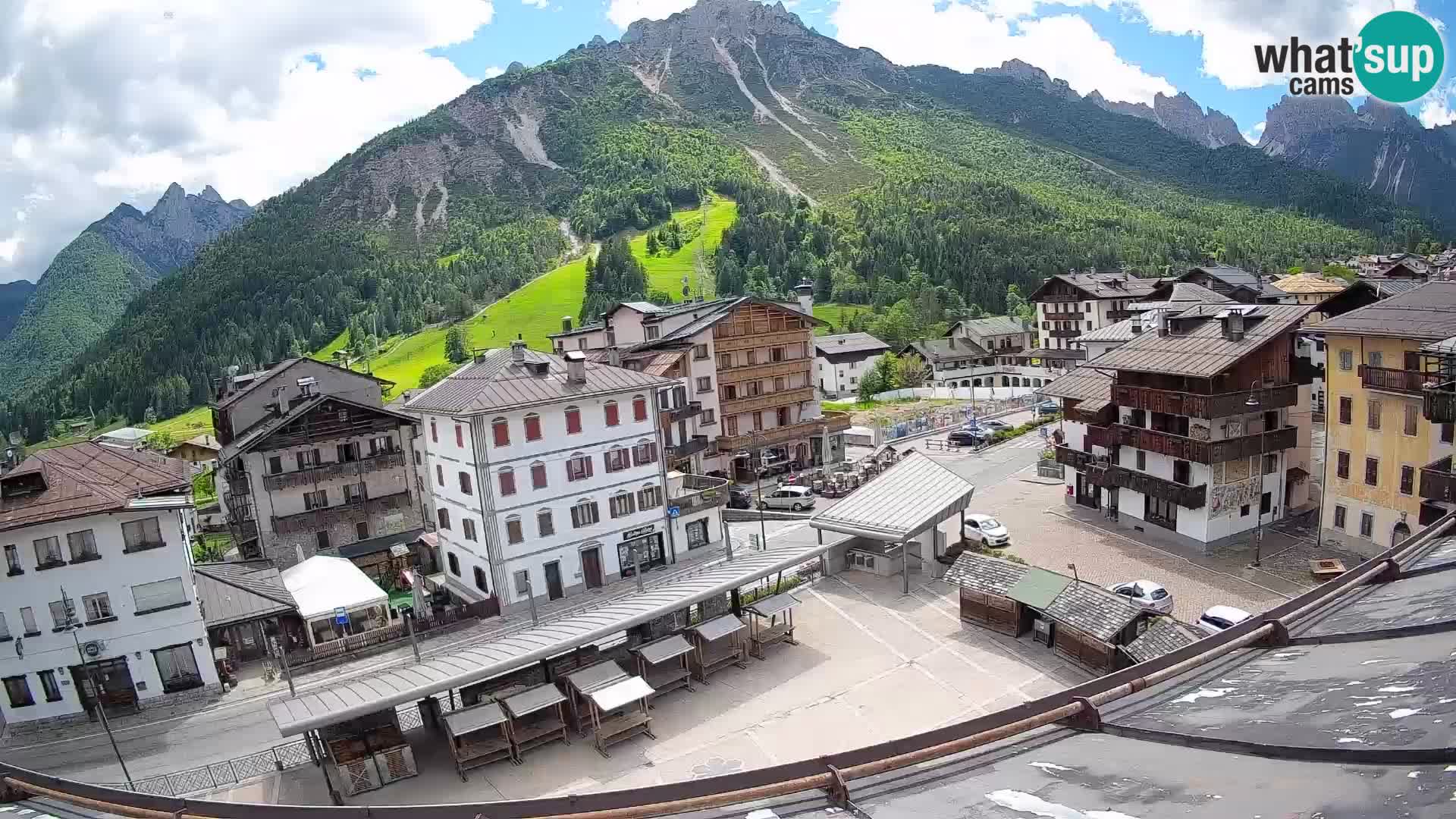 Piazza centrale di Forni di Sopra