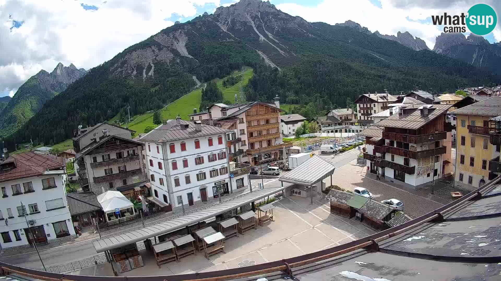Plaza principal de Forni di Sopra