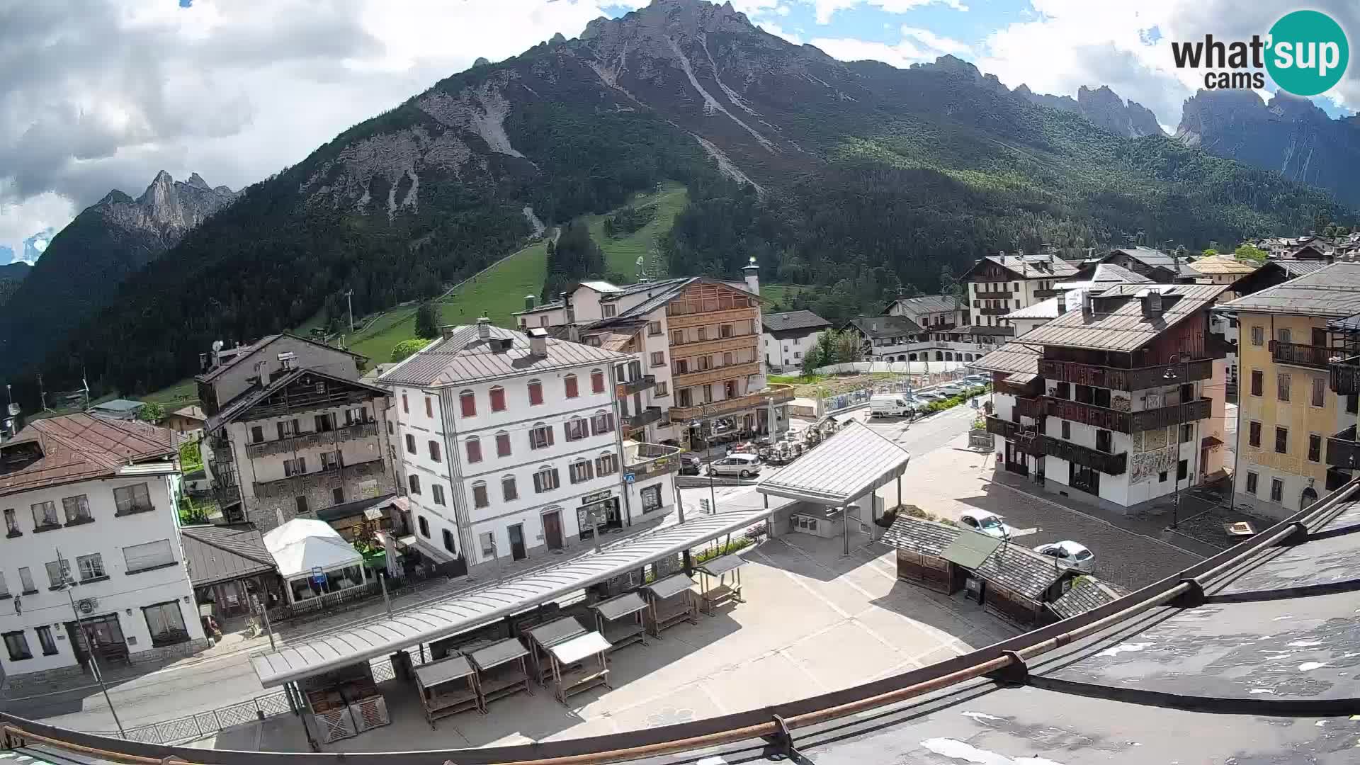Piazza centrale di Forni di Sopra