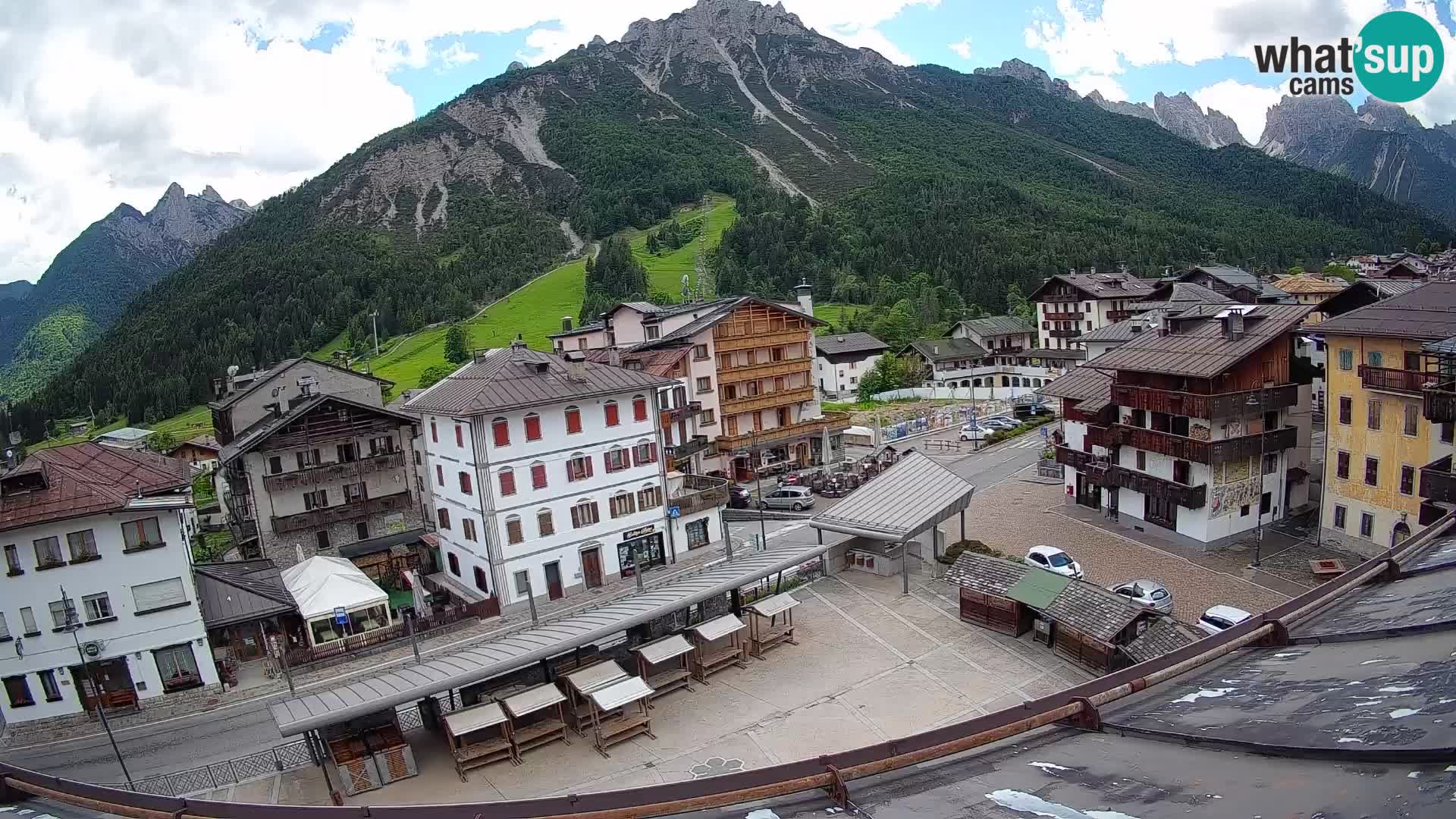 Piazza centrale di Forni di Sopra