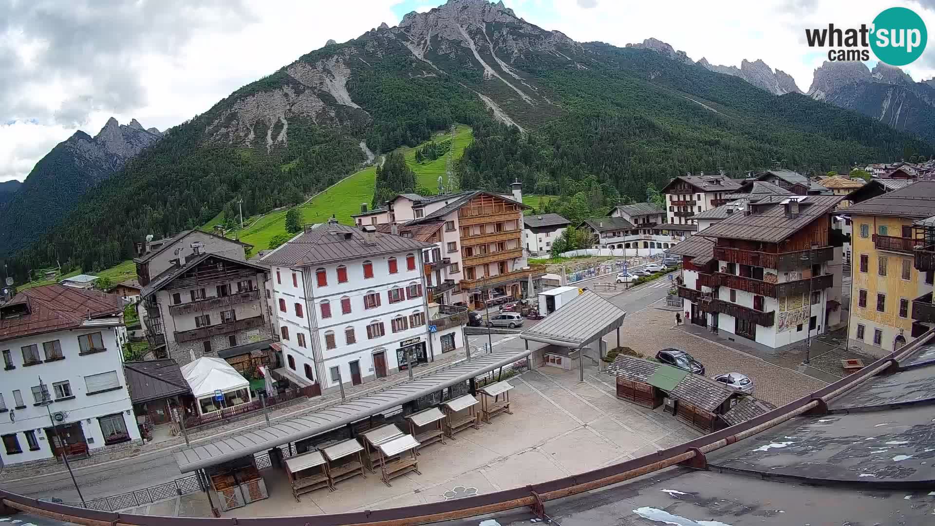 Plaza principal de Forni di Sopra