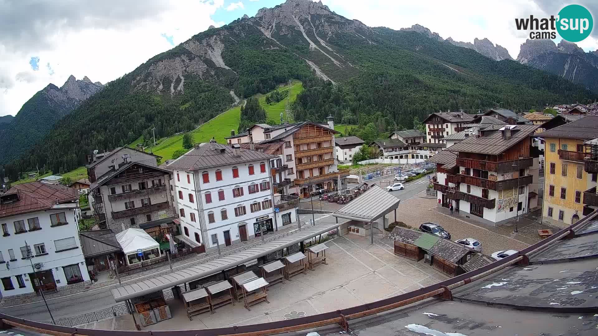 Piazza centrale di Forni di Sopra
