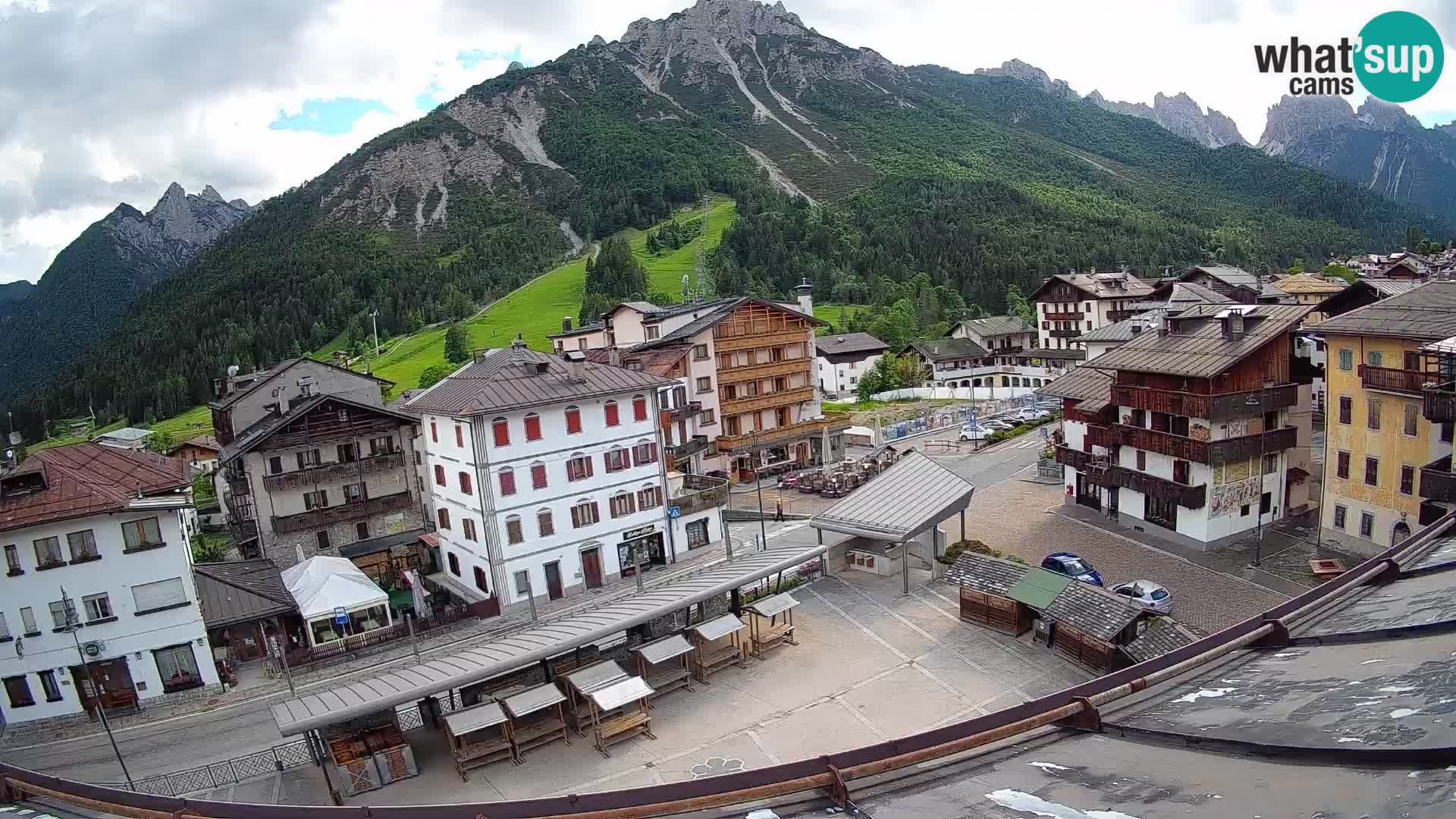 Piazza centrale di Forni di Sopra