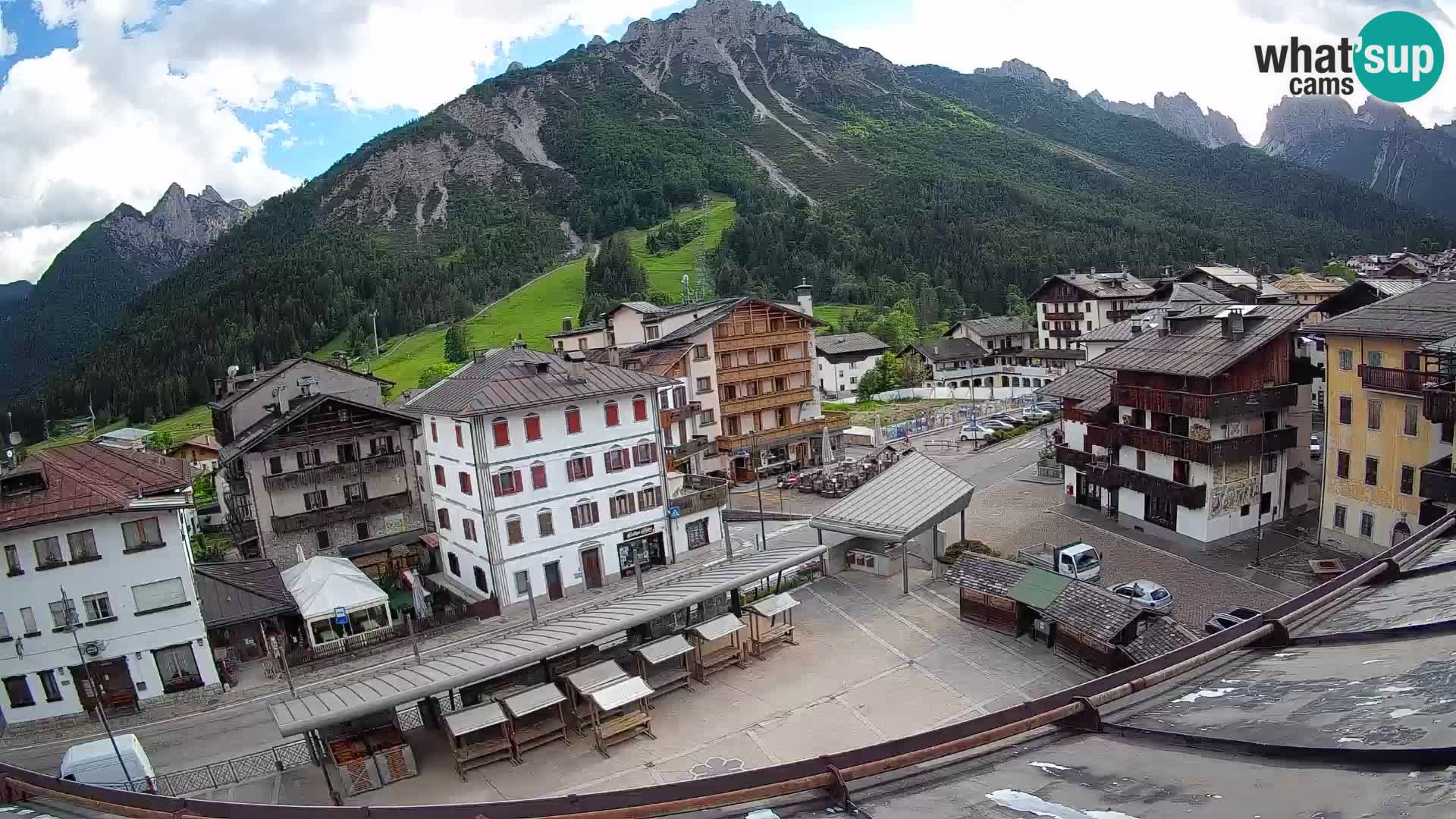 Piazza centrale di Forni di Sopra