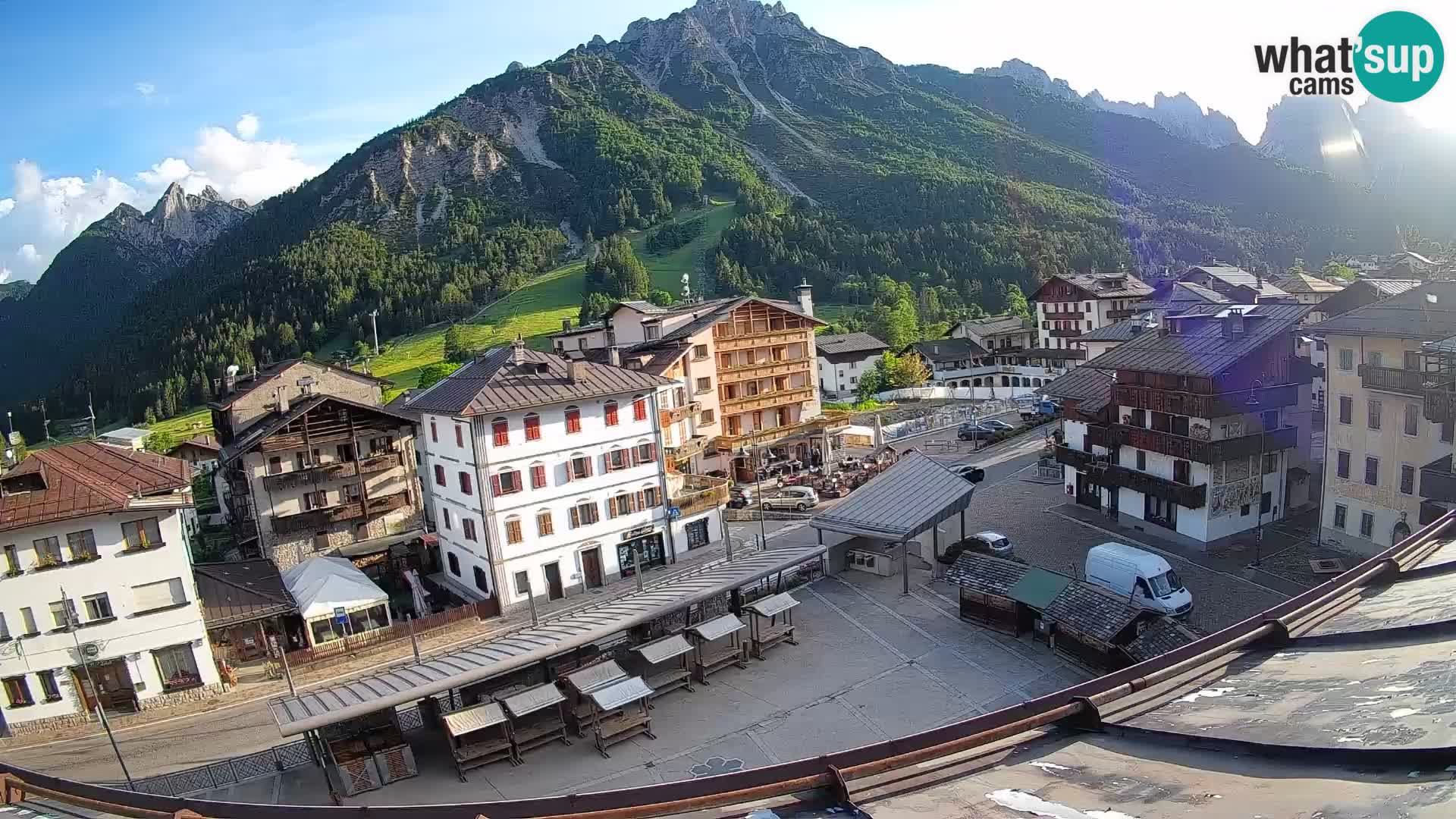 Piazza centrale di Forni di Sopra
