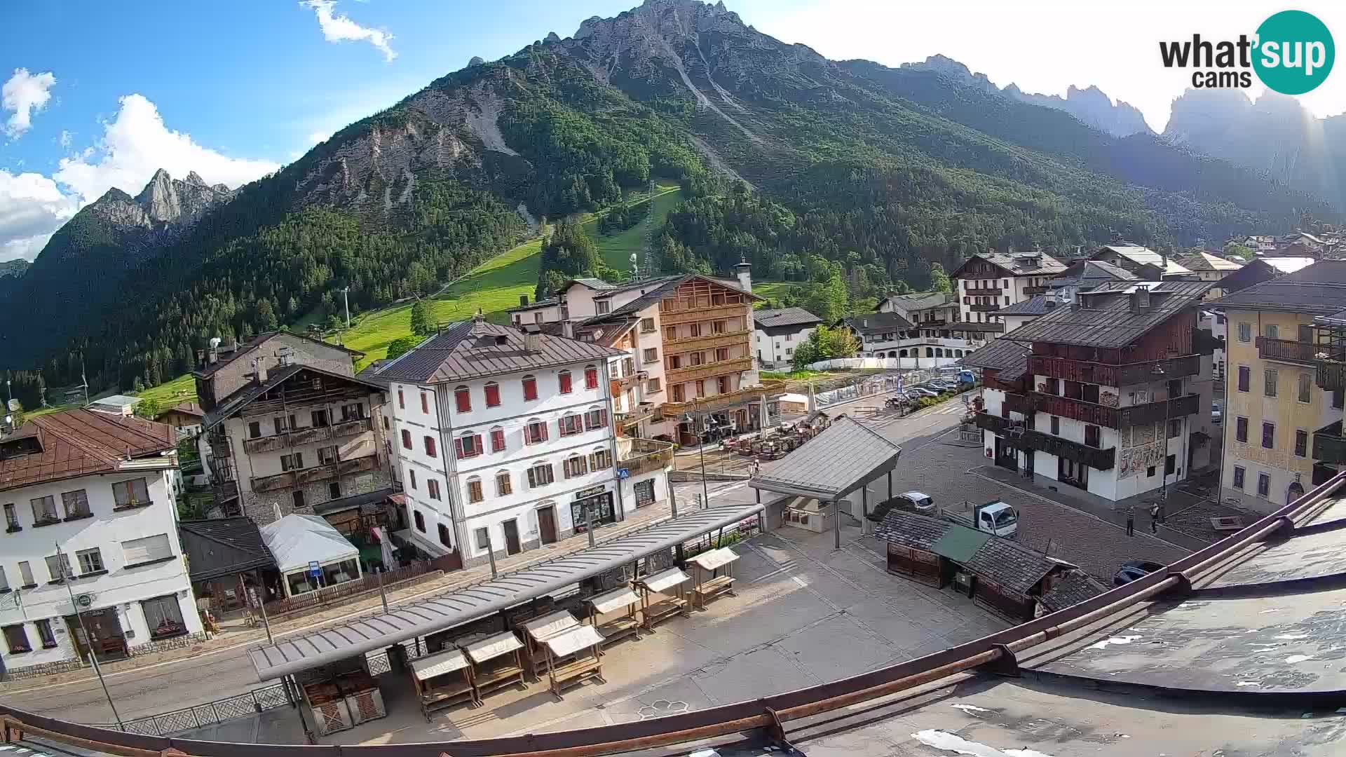 Piazza centrale di Forni di Sopra